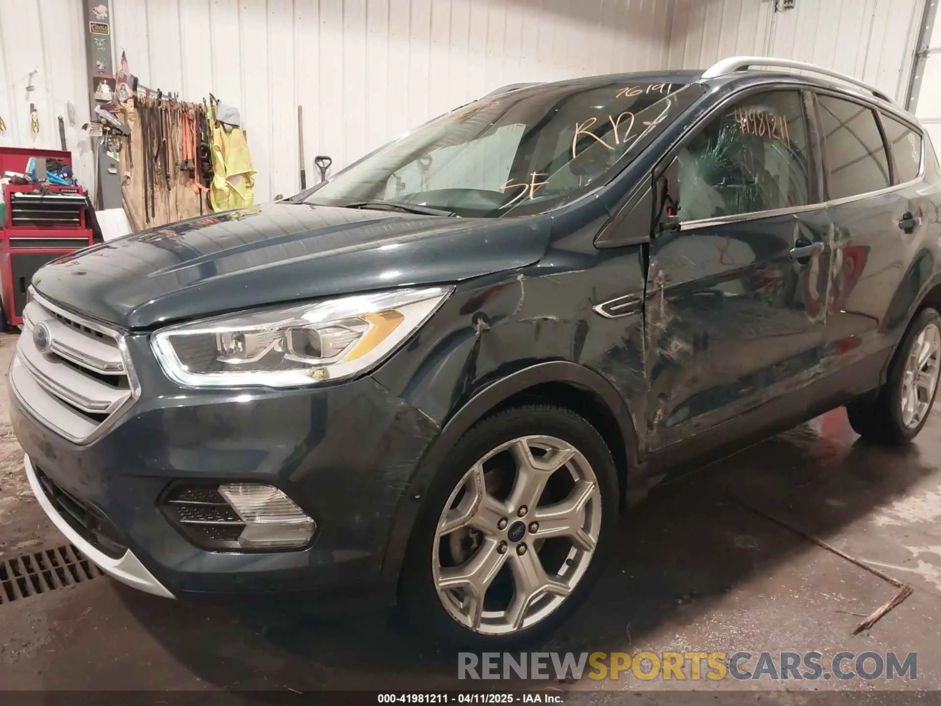6 Photograph of a damaged car 1FMCU9J99KUC24023 FORD ESCAPE 2019