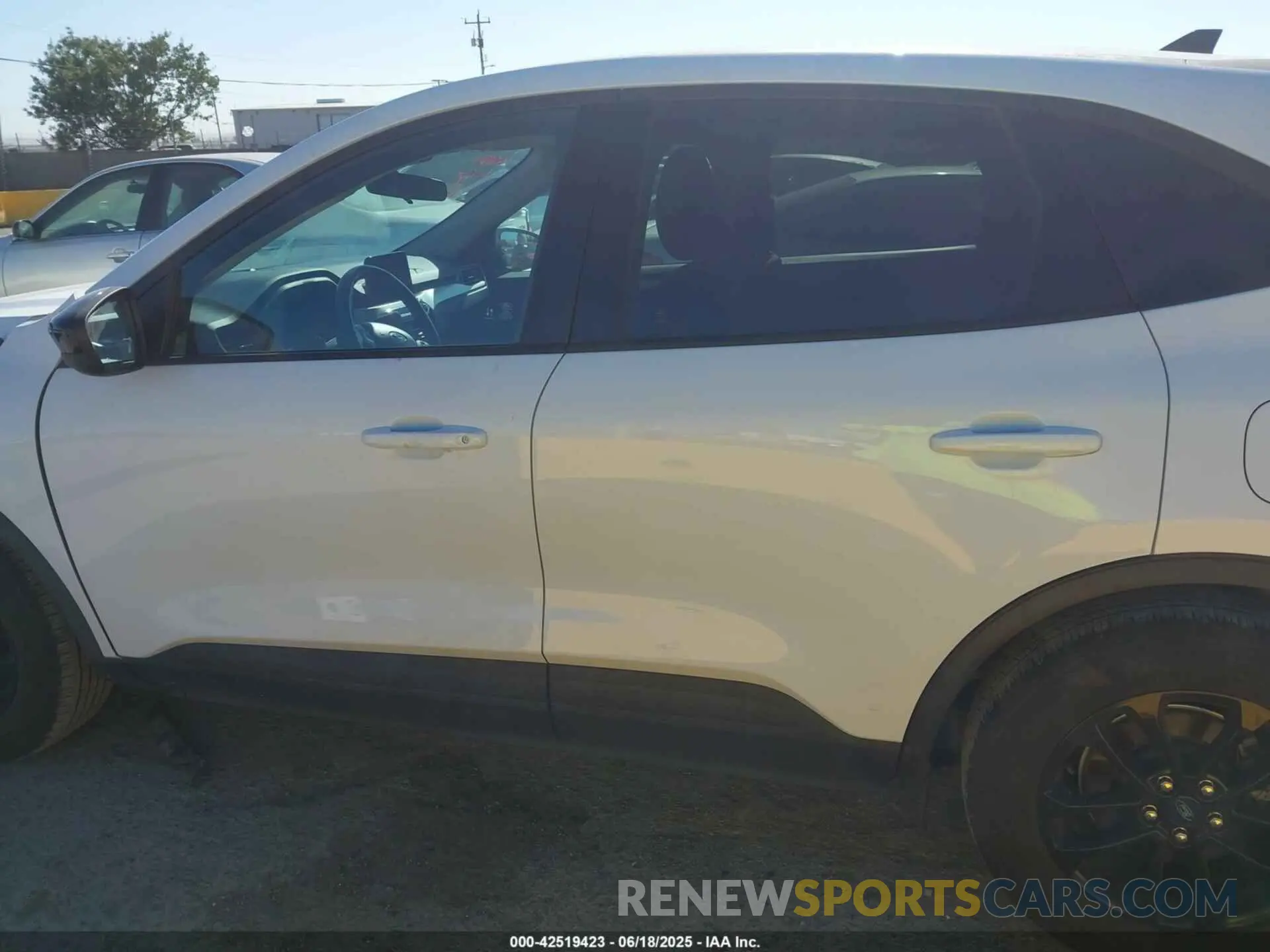 14 Photograph of a damaged car 1FMCU0BZ0LUA84259 FORD ESCAPE 2020
