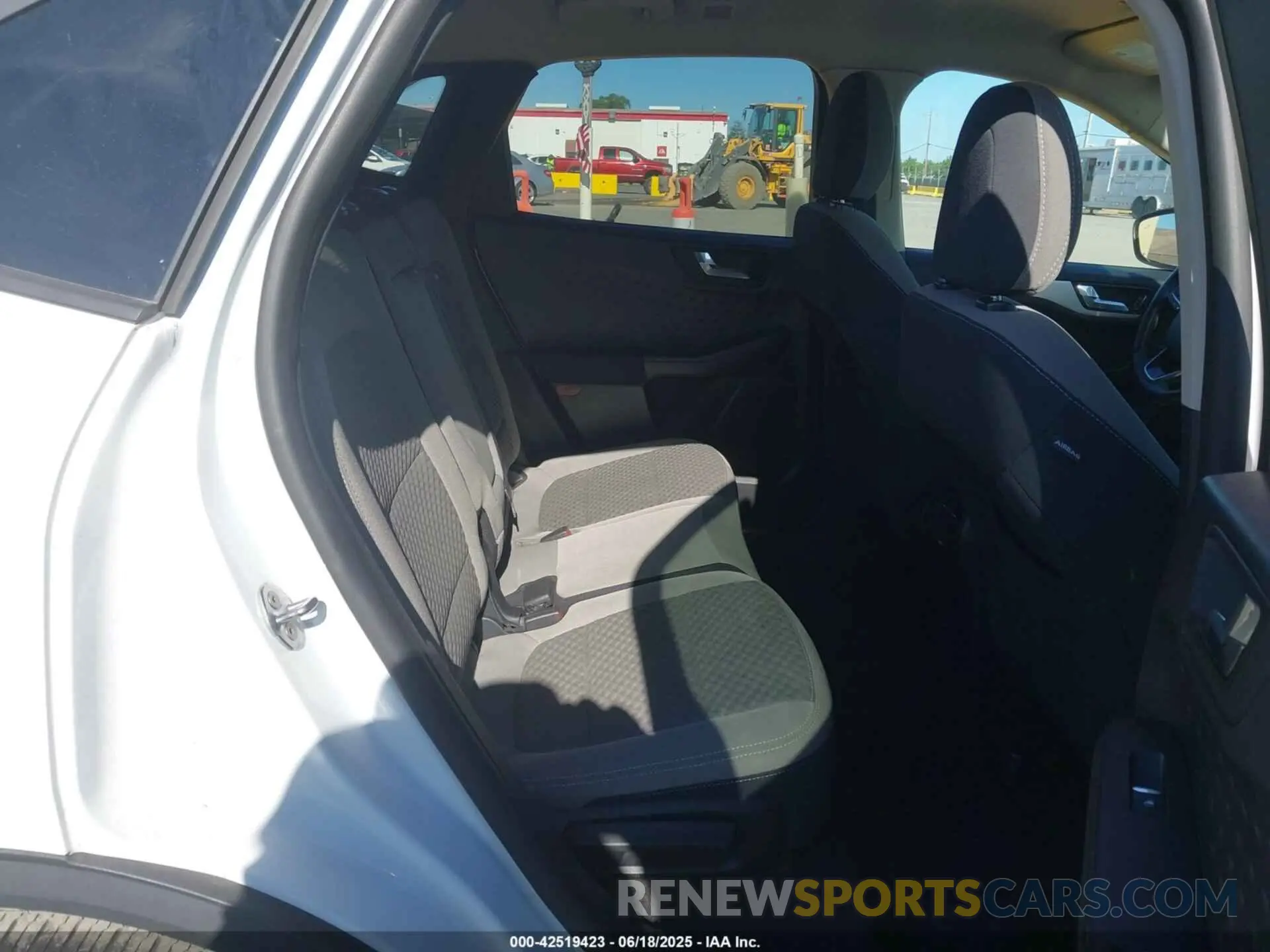 8 Photograph of a damaged car 1FMCU0BZ0LUA84259 FORD ESCAPE 2020