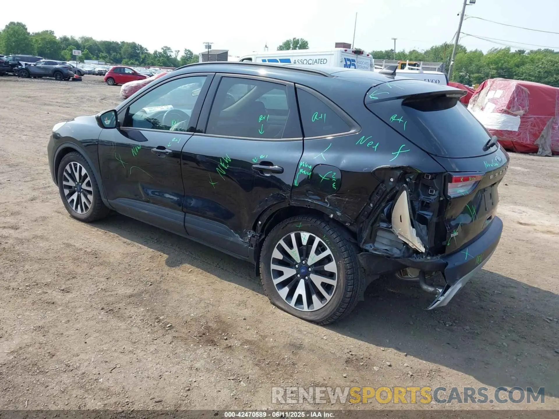 3 Photograph of a damaged car 1FMCU0BZ1LUB81650 FORD ESCAPE 2020
