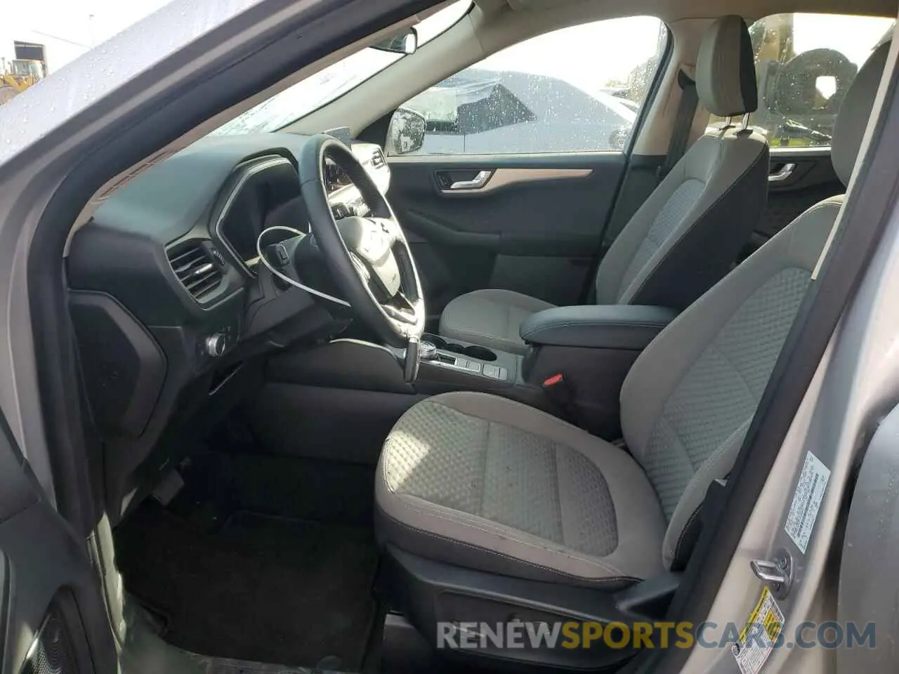 7 Photograph of a damaged car 1FMCU0BZ1LUC03601 FORD ESCAPE 2020