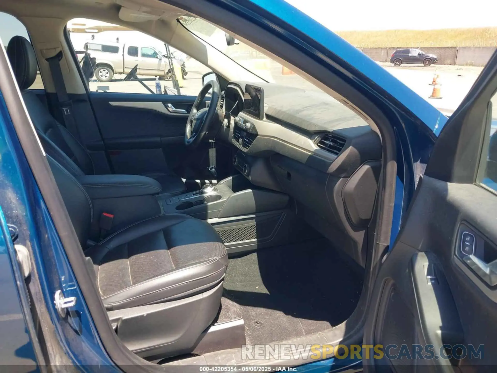 5 Фотография поврежденного автомобиля 1FMCU0BZ1LUC15585 FORD ESCAPE 2020