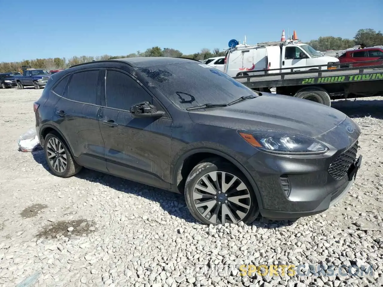 4 Photograph of a damaged car 1FMCU0BZ4LUB86356 FORD ESCAPE 2020