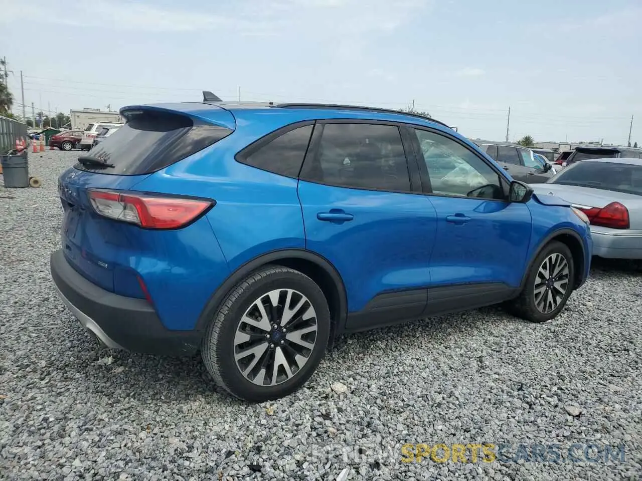 3 Photograph of a damaged car 1FMCU0BZ7LUC04445 FORD ESCAPE 2020