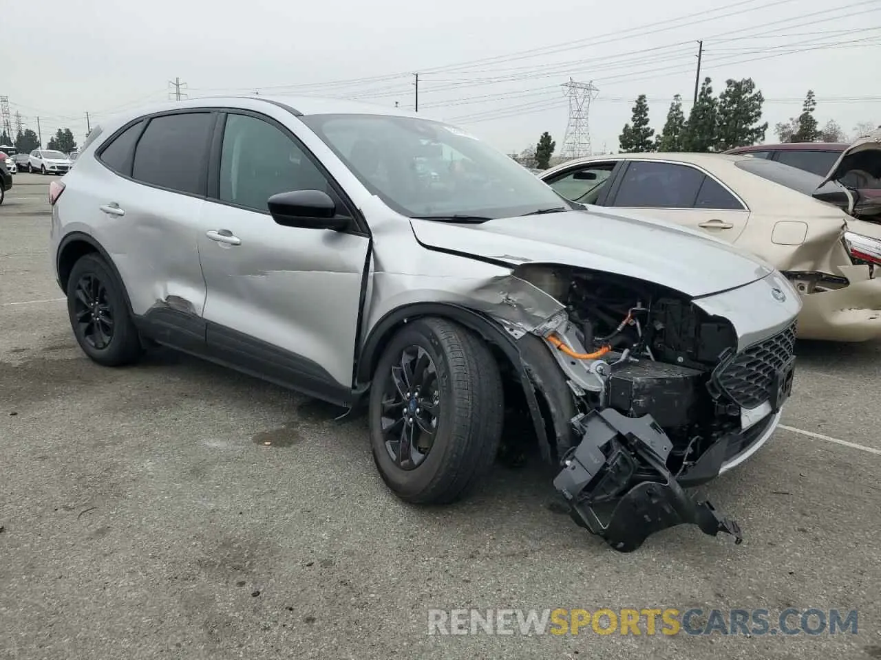 4 Photograph of a damaged car 1FMCU0BZ8LUB69835 FORD ESCAPE 2020