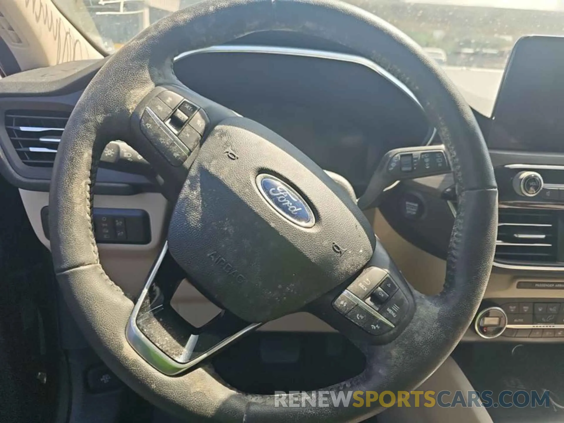 5 Photograph of a damaged car 1FMCU0DZ1LUA84459 FORD ESCAPE 2020
