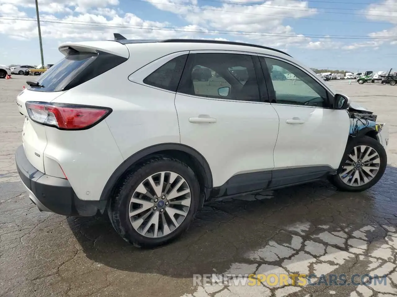3 Фотография поврежденного автомобиля 1FMCU0DZ5LUB12442 FORD ESCAPE 2020