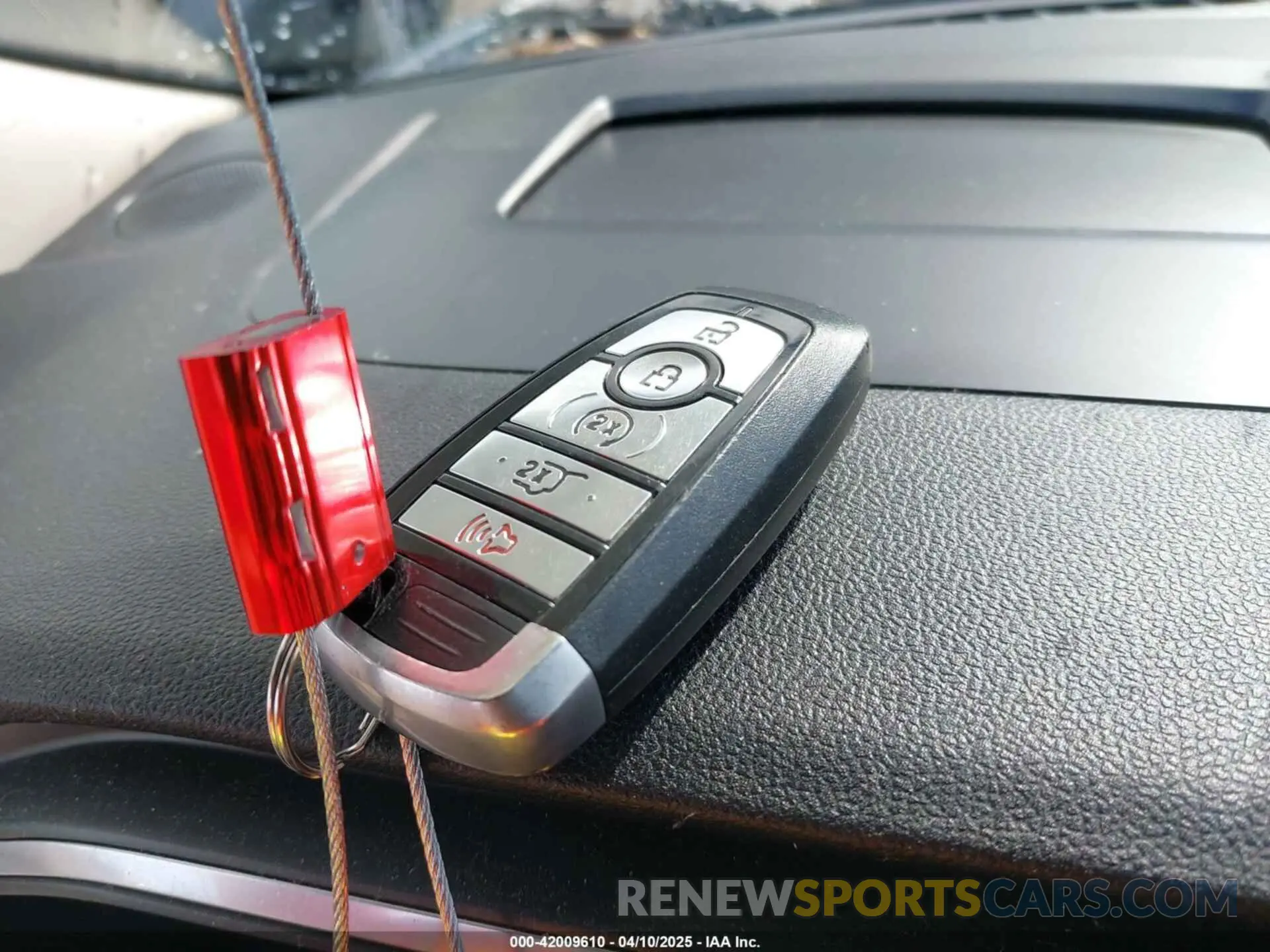 11 Photograph of a damaged car 1FMCU0DZ5LUC48442 FORD ESCAPE 2020