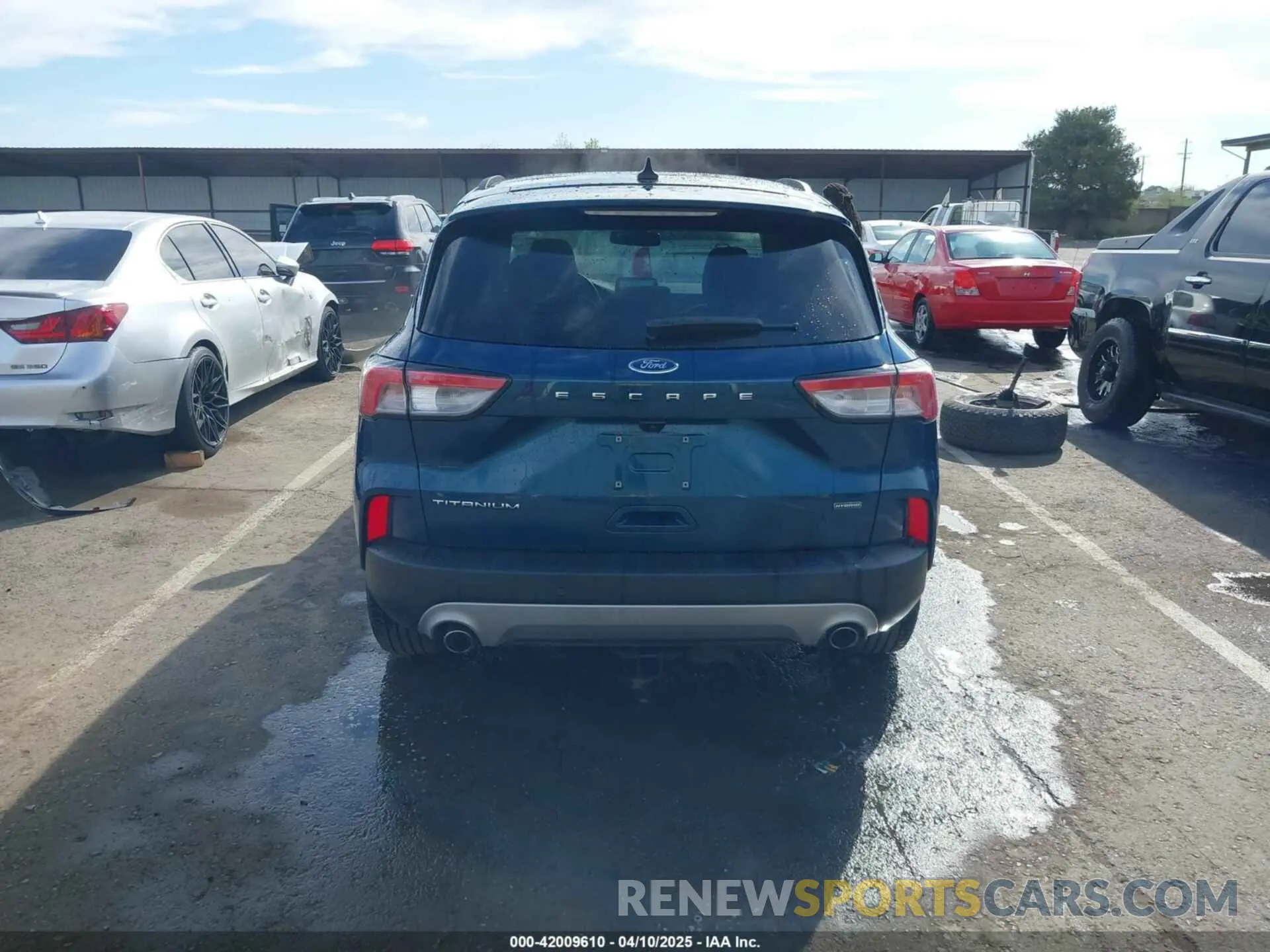 16 Photograph of a damaged car 1FMCU0DZ5LUC48442 FORD ESCAPE 2020