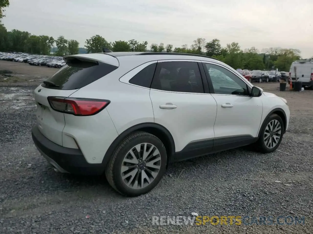 3 Photograph of a damaged car 1FMCU0DZ6LUA47407 FORD ESCAPE 2020