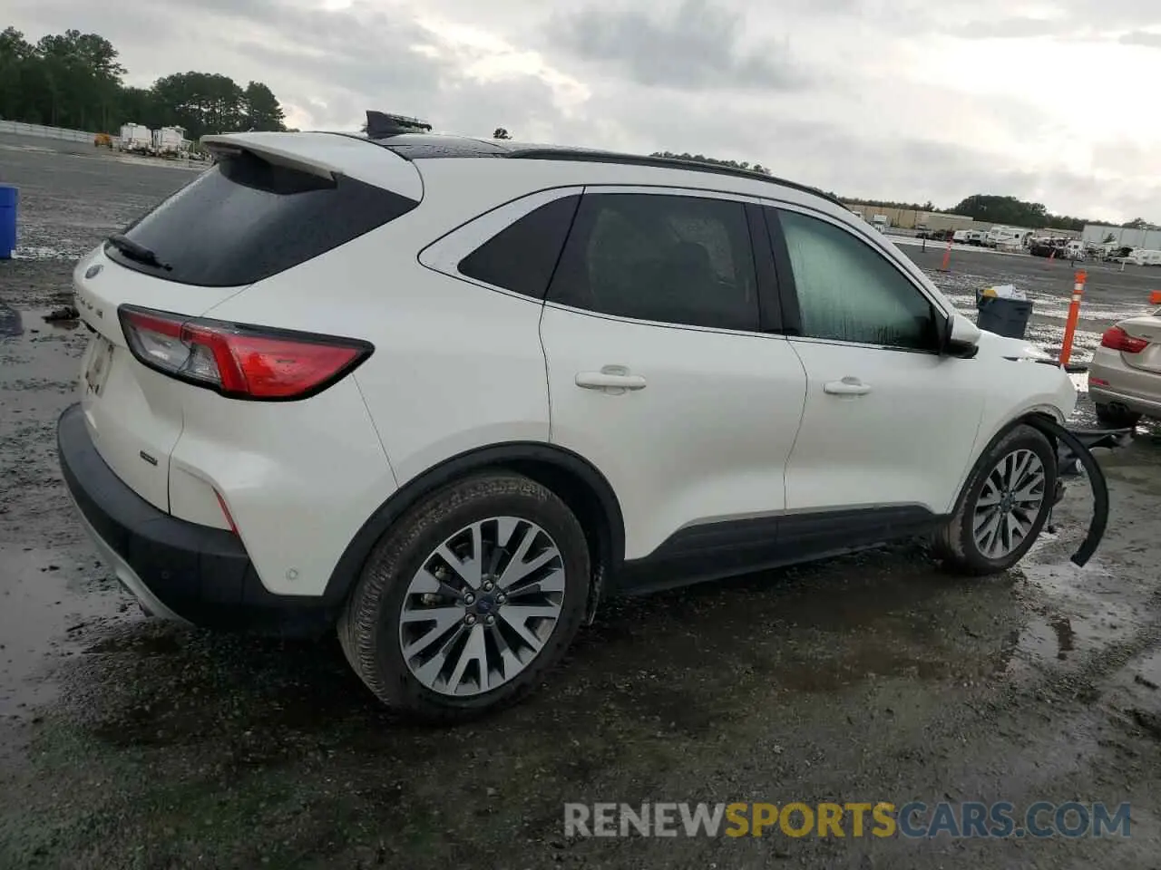 3 Photograph of a damaged car 1FMCU0DZ7LUA84837 FORD ESCAPE 2020