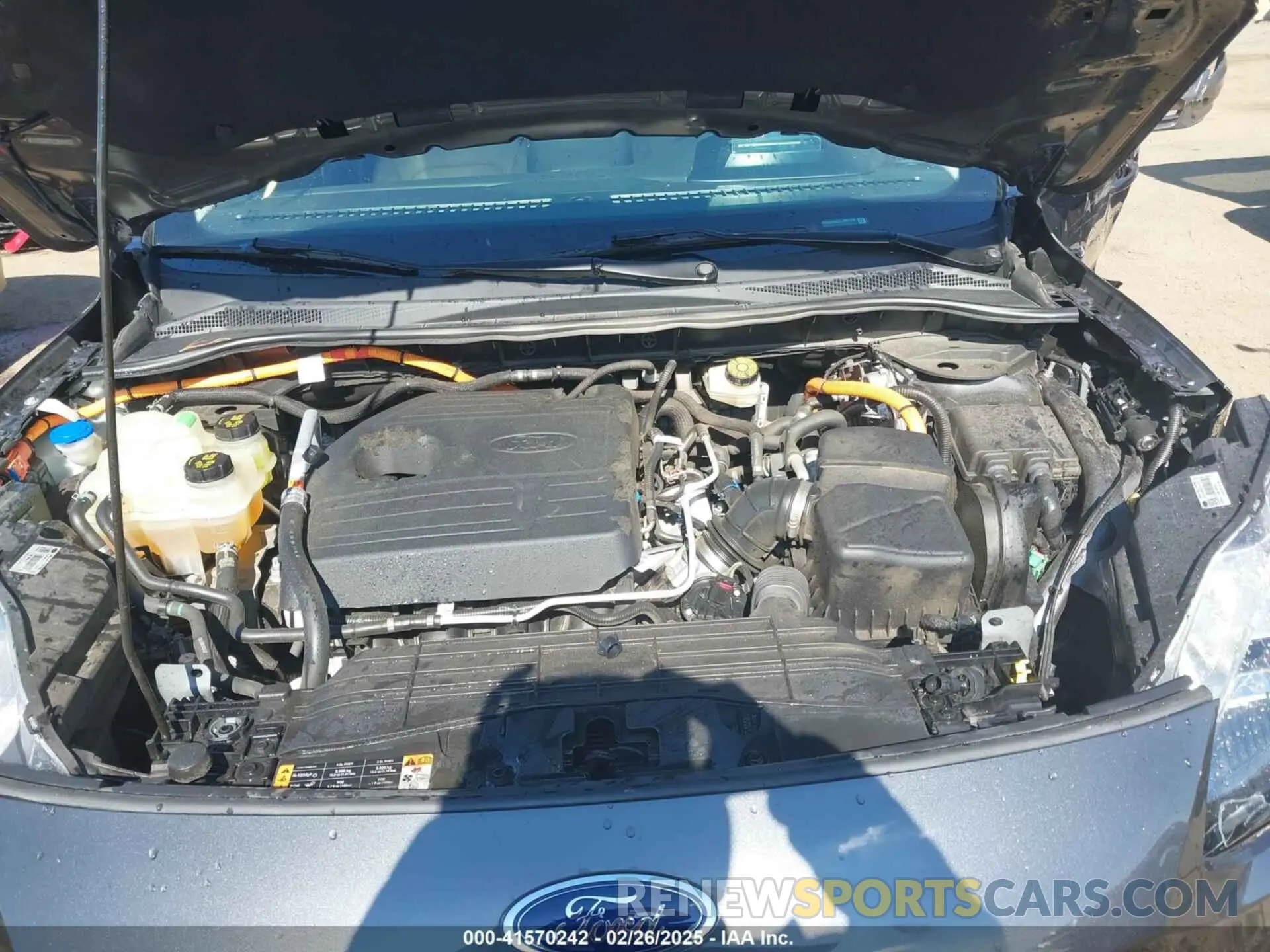 10 Photograph of a damaged car 1FMCU0DZ7LUB57978 FORD ESCAPE 2020