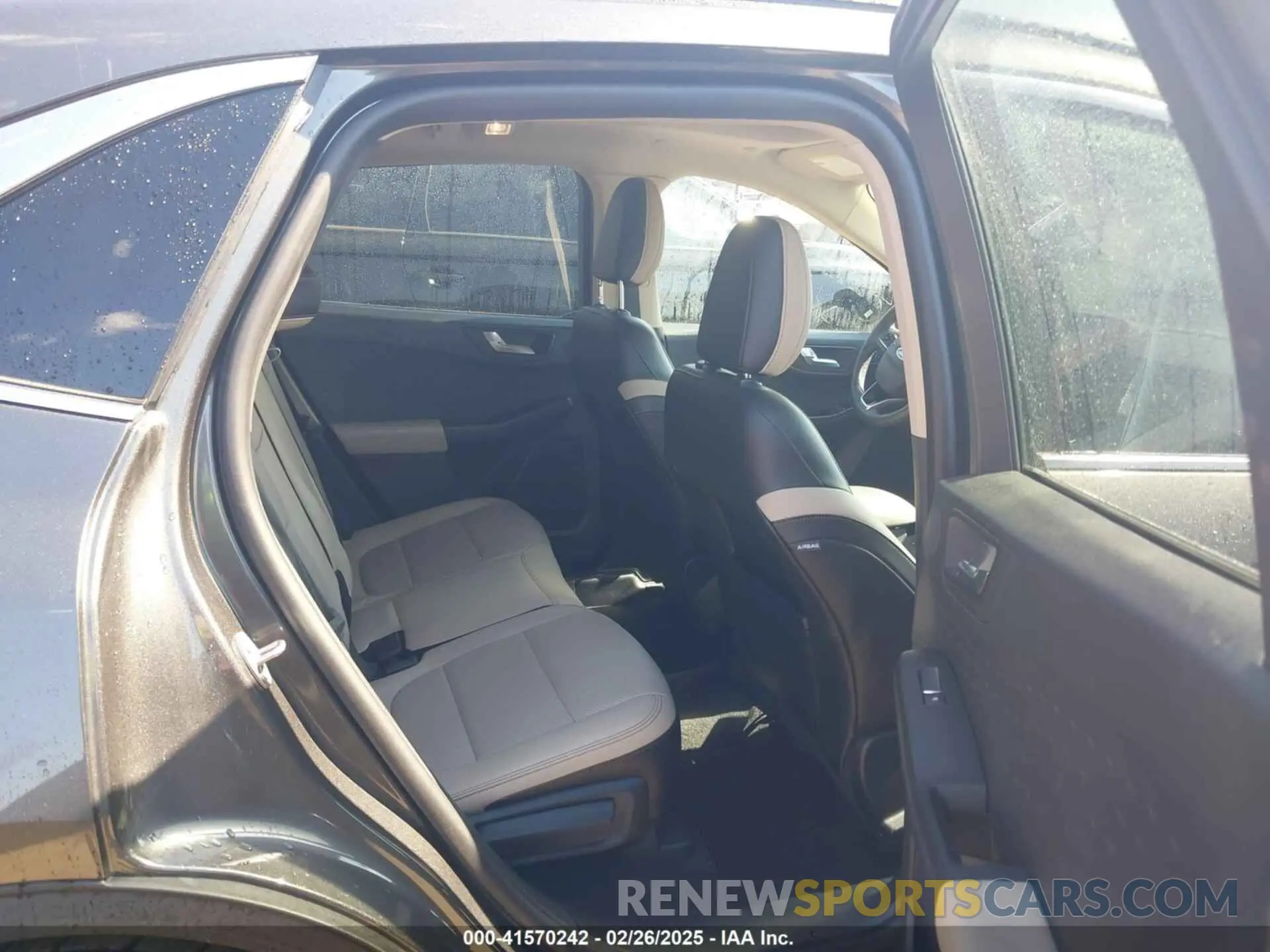 8 Photograph of a damaged car 1FMCU0DZ7LUB57978 FORD ESCAPE 2020