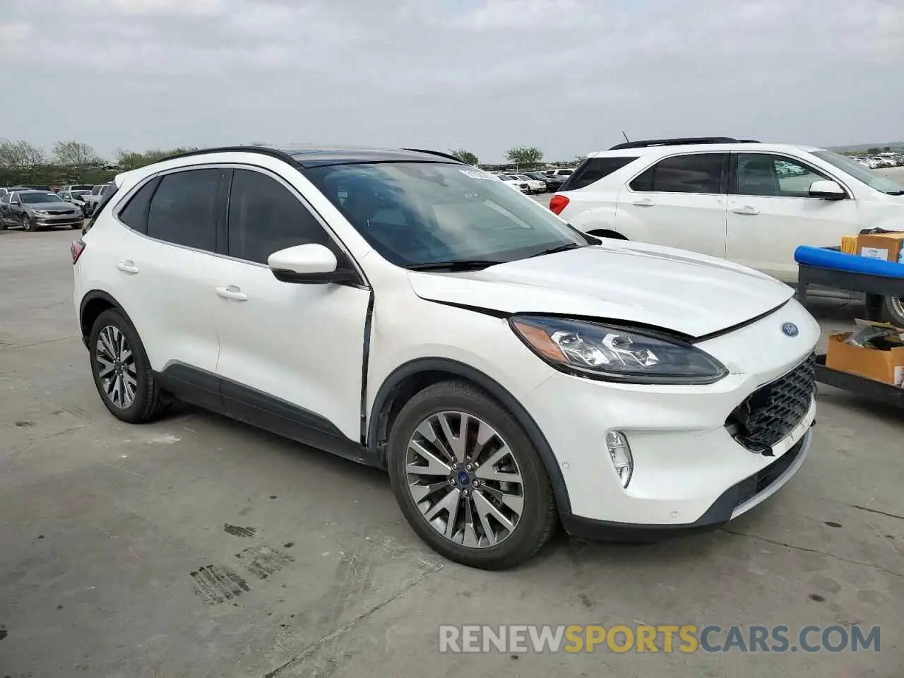 4 Photograph of a damaged car 1FMCU0DZ7LUC34753 FORD ESCAPE 2020