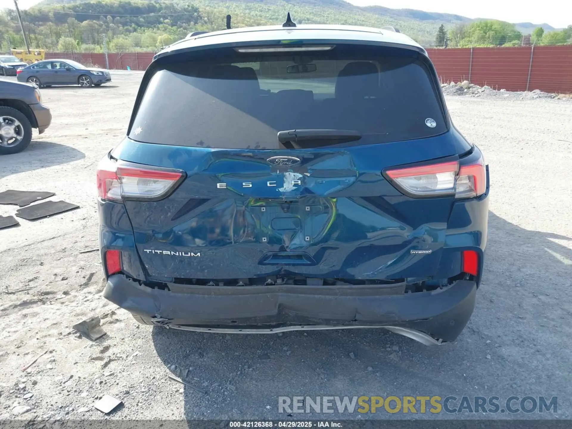 6 Photograph of a damaged car 1FMCU0DZ9LUA69322 FORD ESCAPE 2020