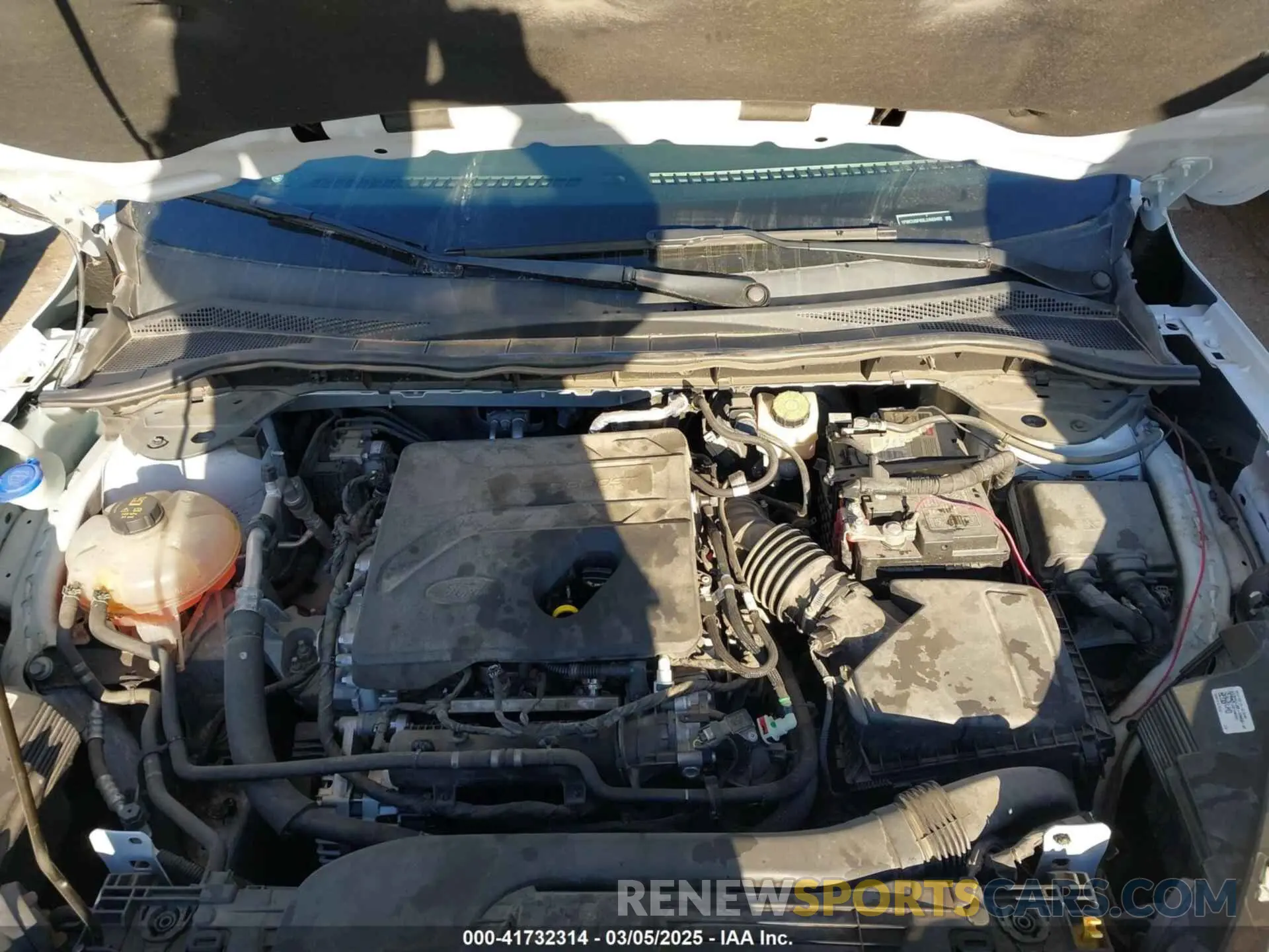 10 Photograph of a damaged car 1FMCU0F60LUA63492 FORD ESCAPE 2020
