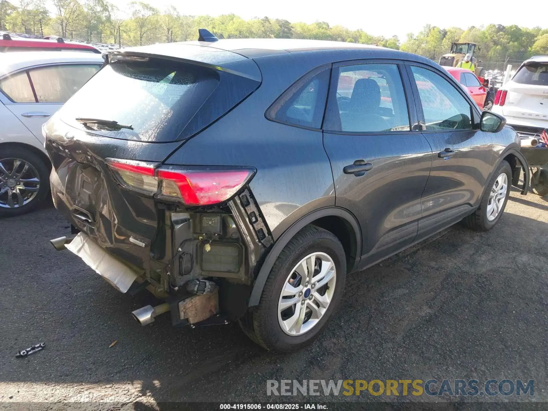 4 Photograph of a damaged car 1FMCU0F61LUA22935 FORD ESCAPE 2020