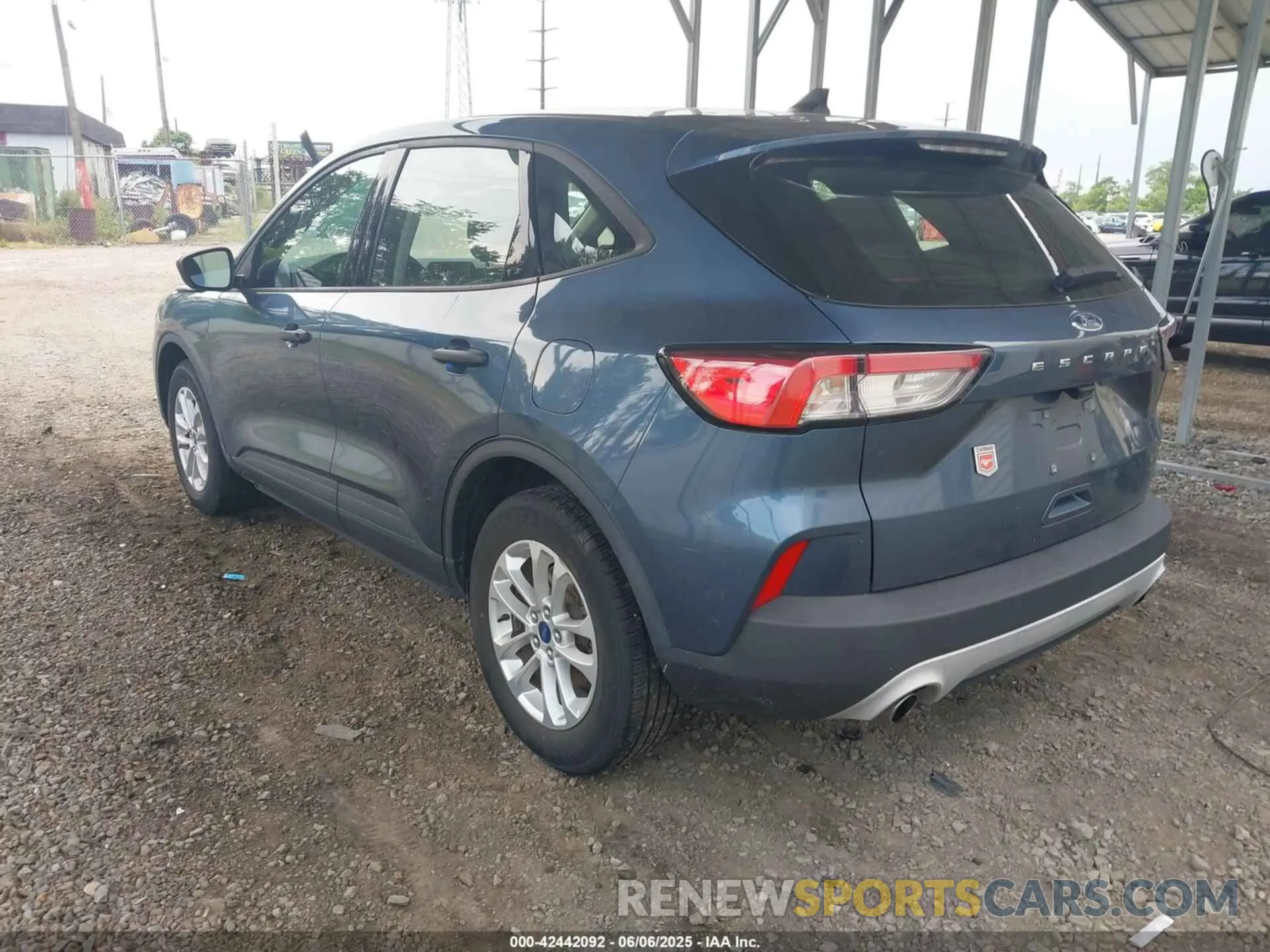 3 Photograph of a damaged car 1FMCU0F61LUC62065 FORD ESCAPE 2020
