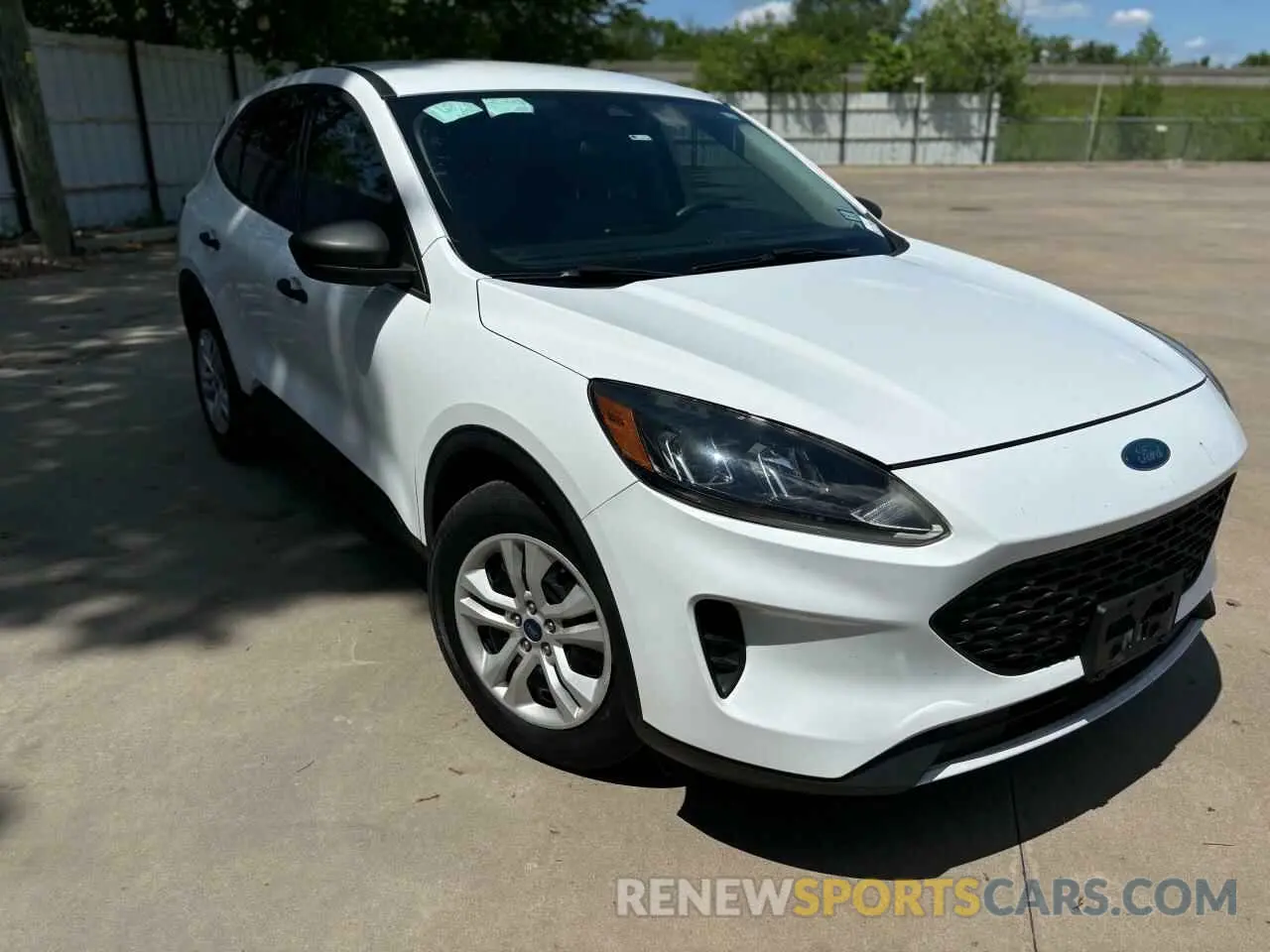 1 Photograph of a damaged car 1FMCU0F63LUA31118 FORD ESCAPE 2020