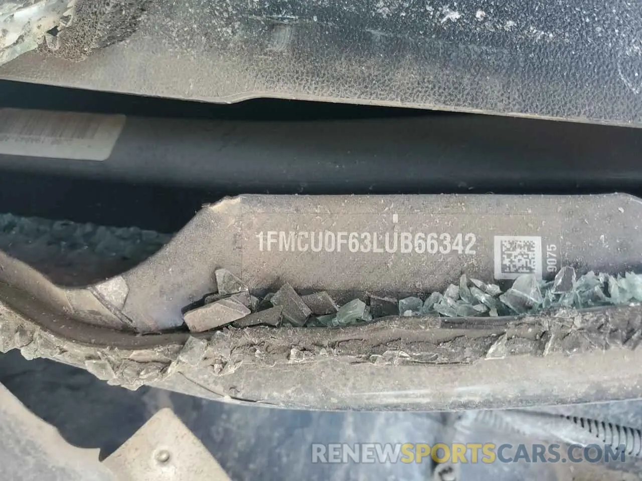 13 Photograph of a damaged car 1FMCU0F63LUB66342 FORD ESCAPE 2020