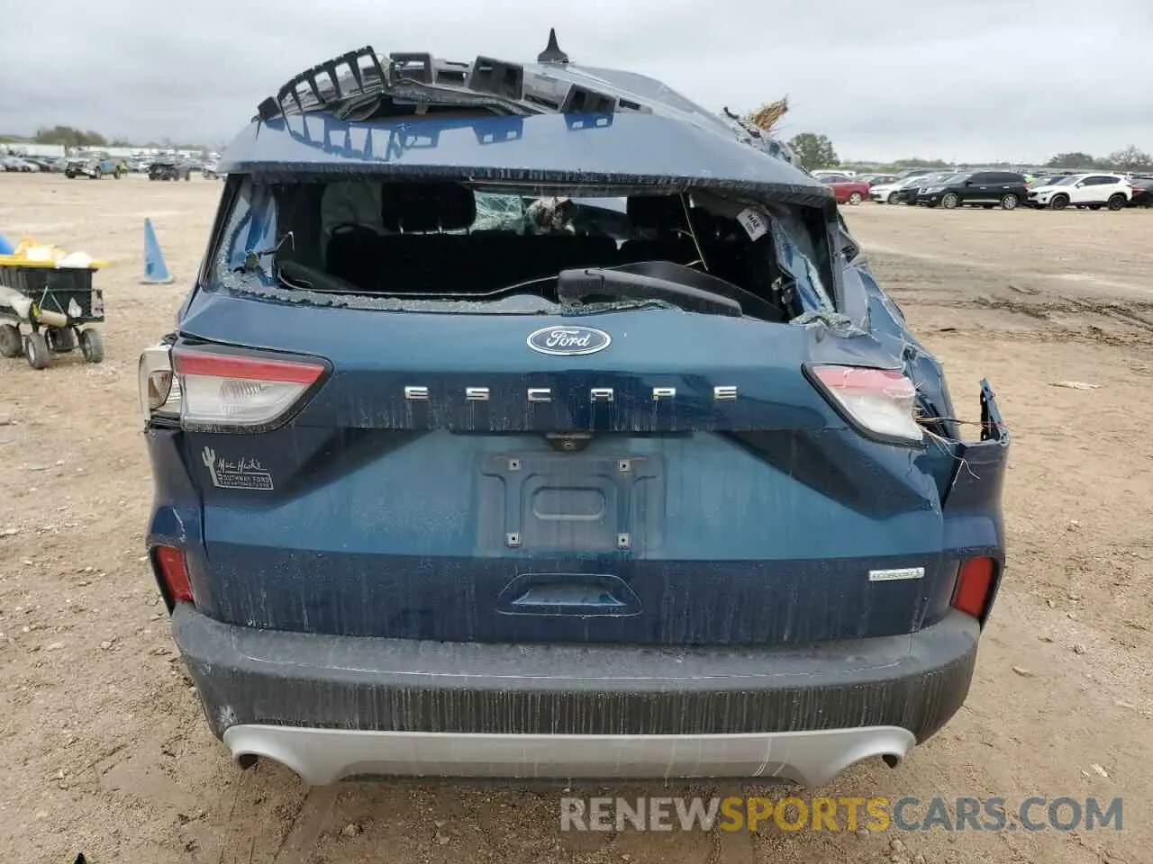 6 Photograph of a damaged car 1FMCU0F63LUB66342 FORD ESCAPE 2020