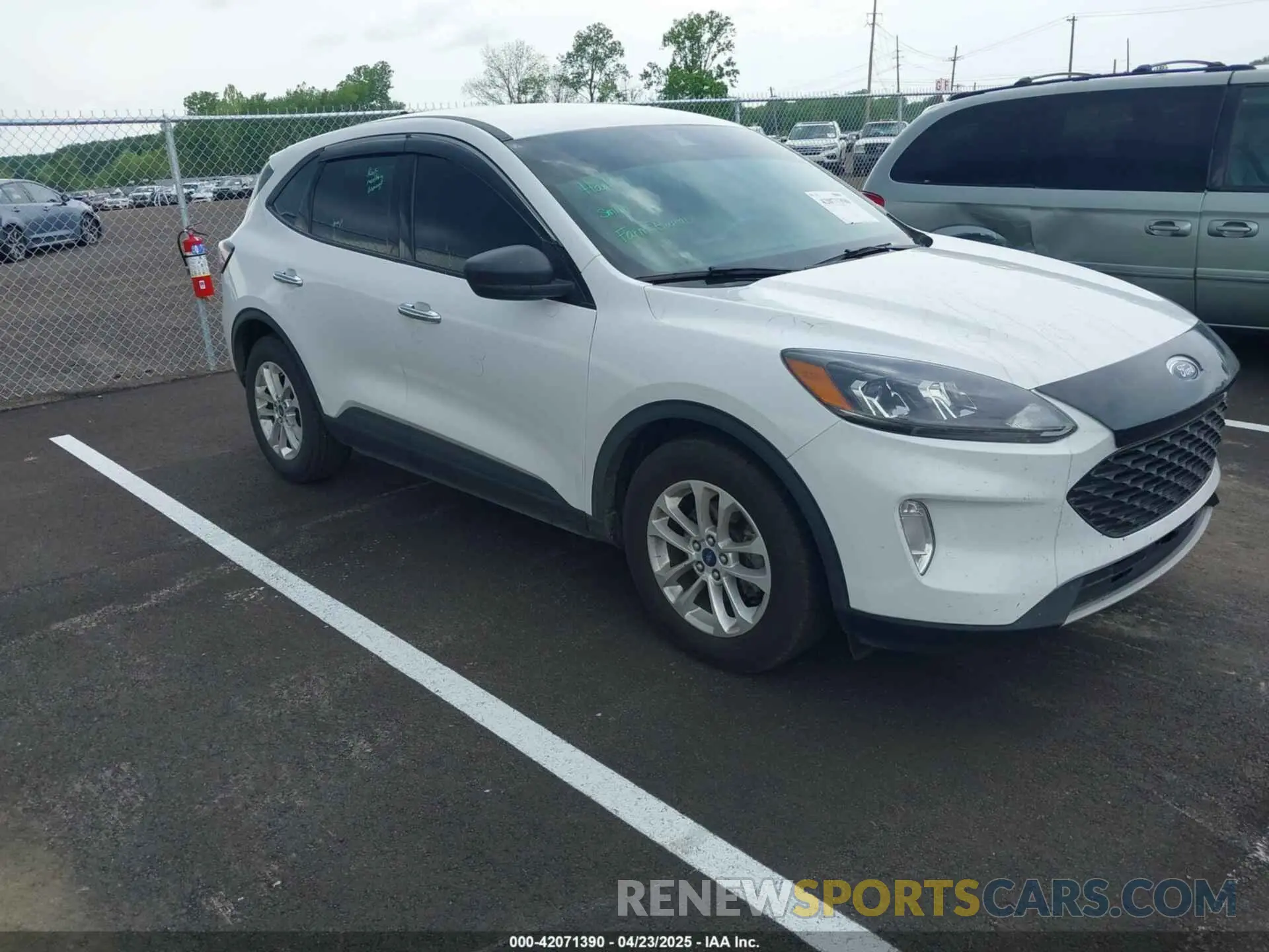 1 Photograph of a damaged car 1FMCU0F63LUB95145 FORD ESCAPE 2020