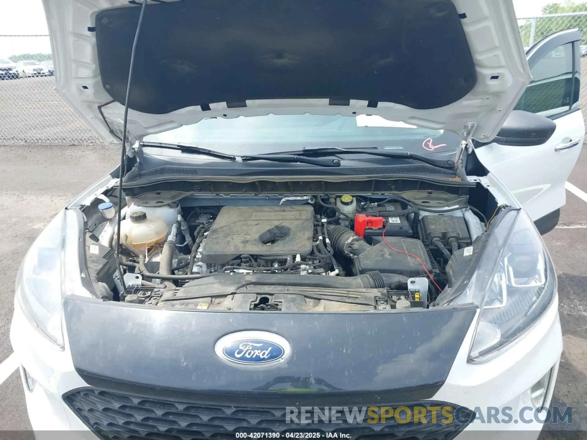 10 Photograph of a damaged car 1FMCU0F63LUB95145 FORD ESCAPE 2020