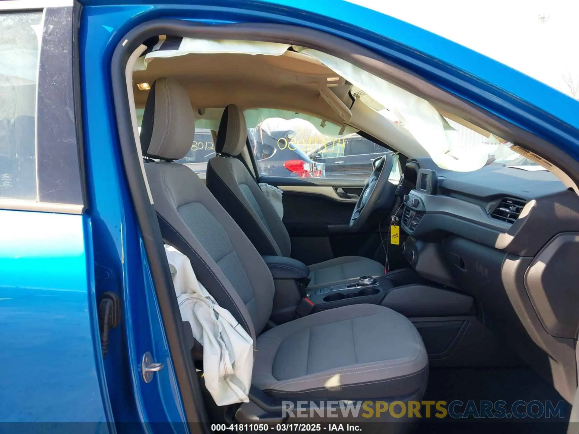 5 Photograph of a damaged car 1FMCU0F64LUA07166 FORD ESCAPE 2020