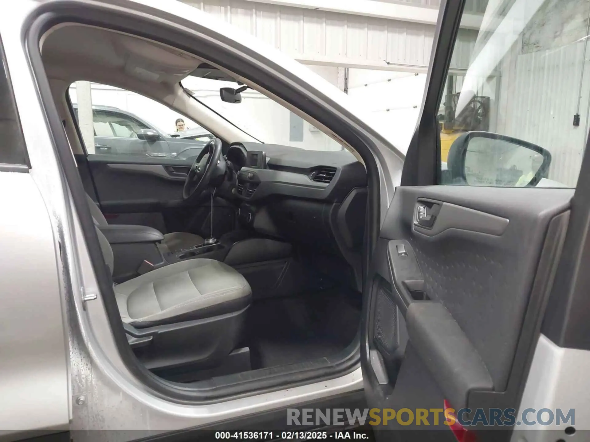 5 Photograph of a damaged car 1FMCU0F64LUA84300 FORD ESCAPE 2020