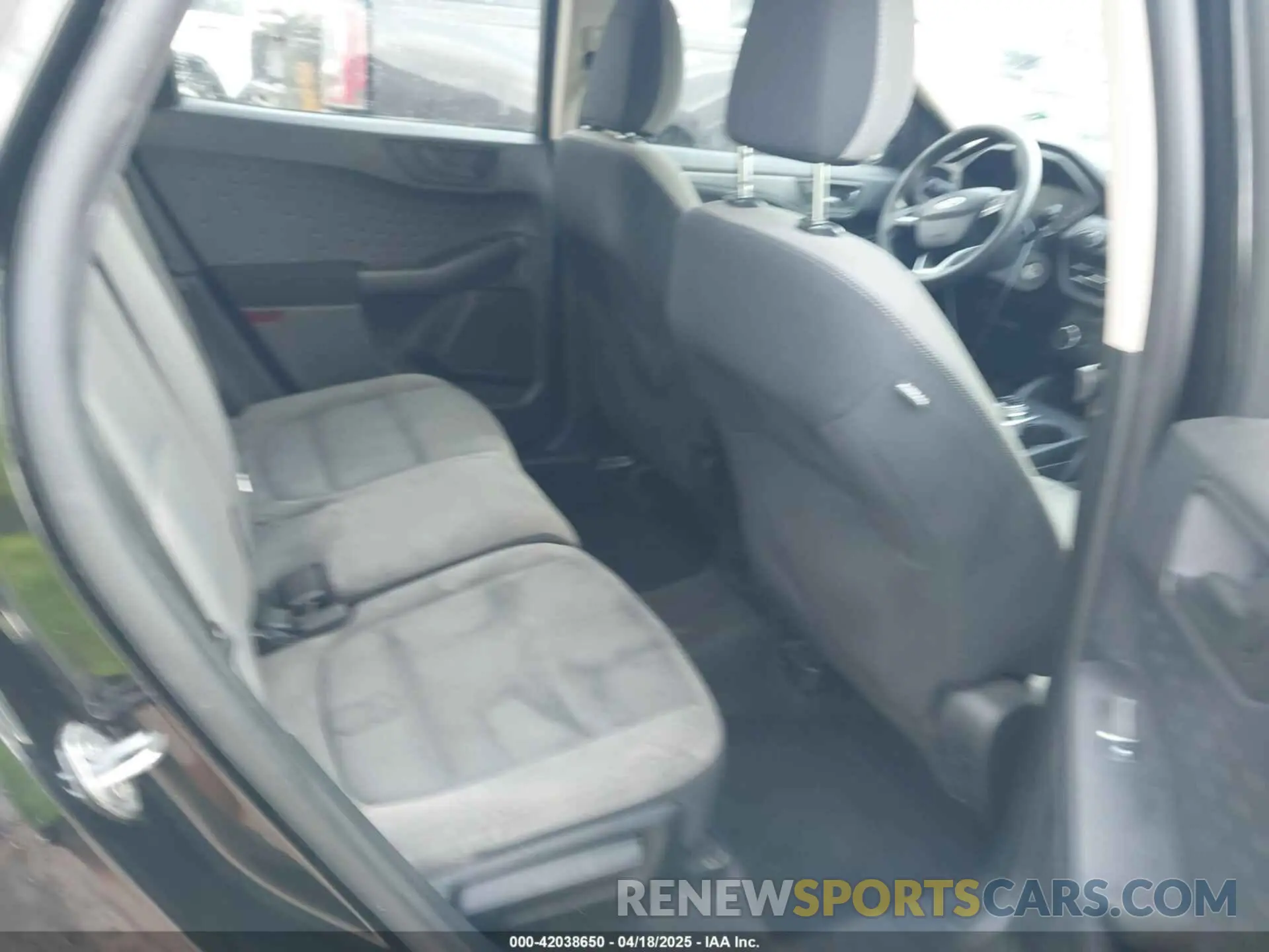 8 Фотография поврежденного автомобиля 1FMCU0F64LUB57570 FORD ESCAPE 2020