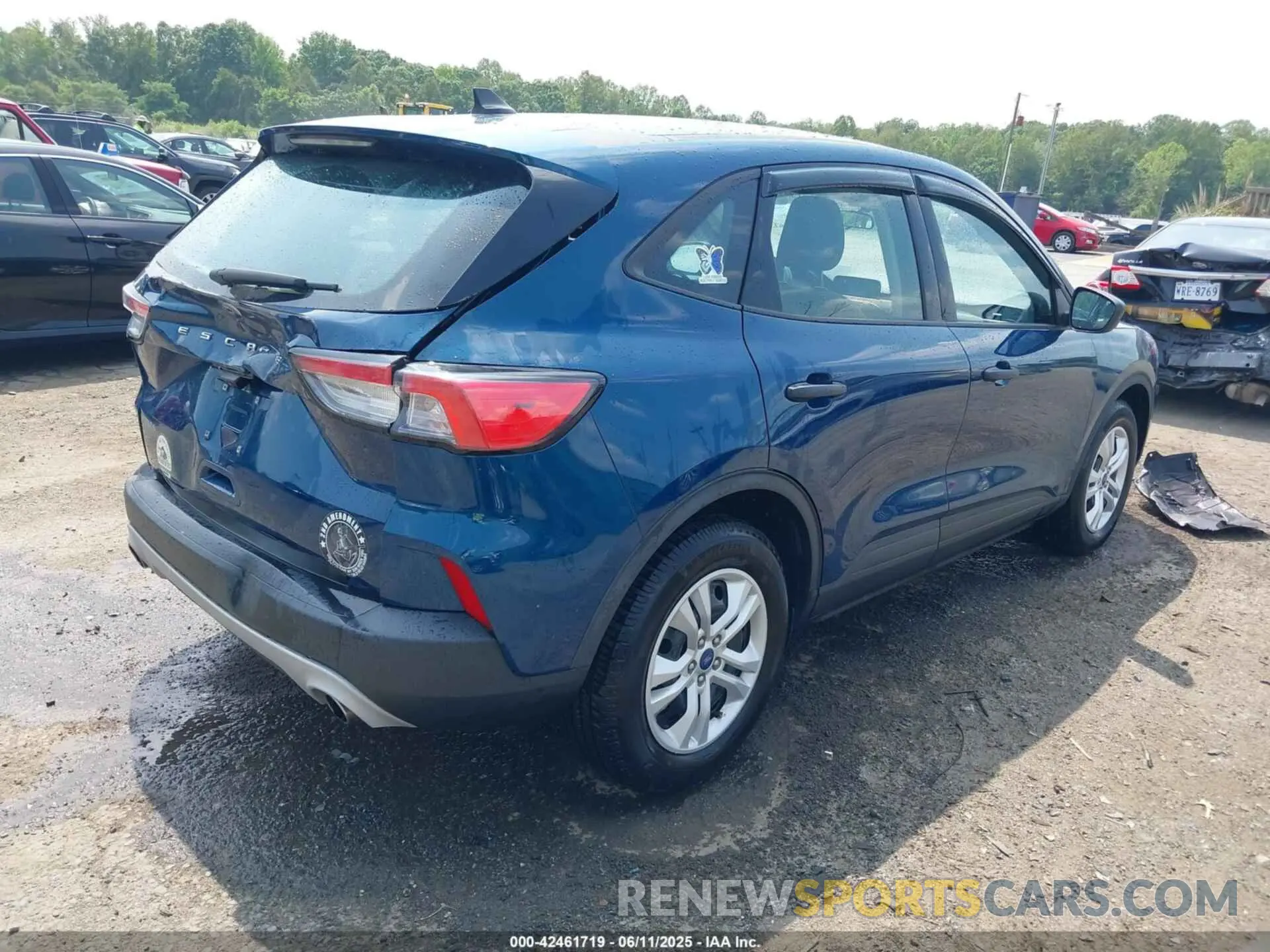 4 Photograph of a damaged car 1FMCU0F65LUC54521 FORD ESCAPE 2020