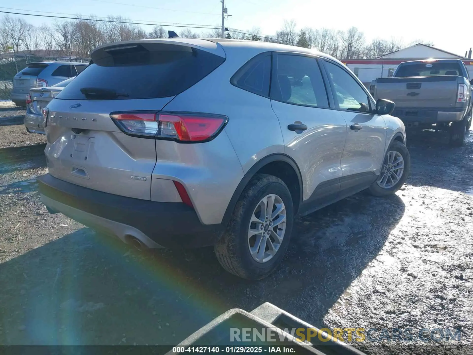 4 Photograph of a damaged car 1FMCU0F66LUA08805 FORD ESCAPE 2020