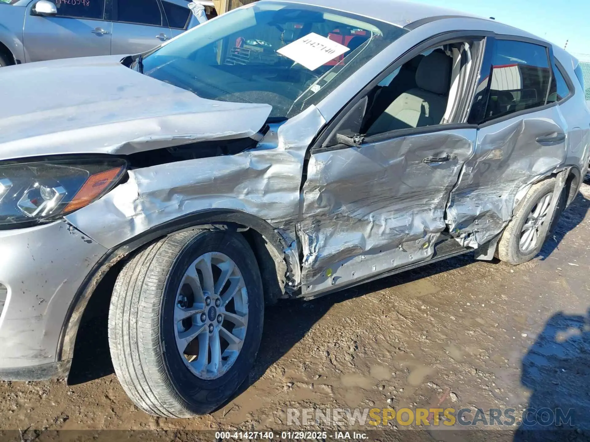 6 Photograph of a damaged car 1FMCU0F66LUA08805 FORD ESCAPE 2020