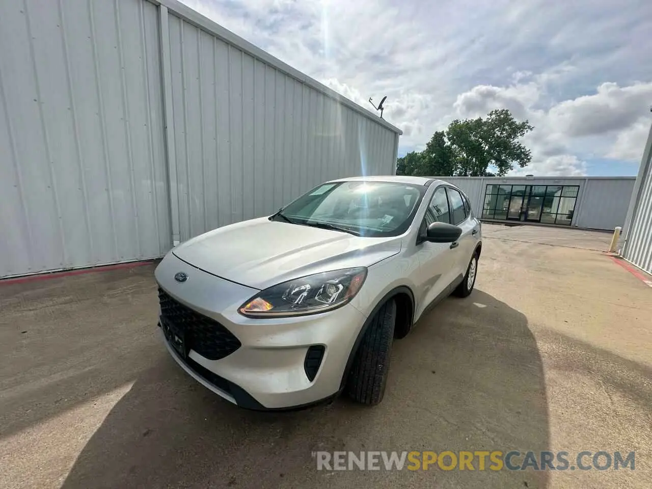 2 Photograph of a damaged car 1FMCU0F66LUB66867 FORD ESCAPE 2020