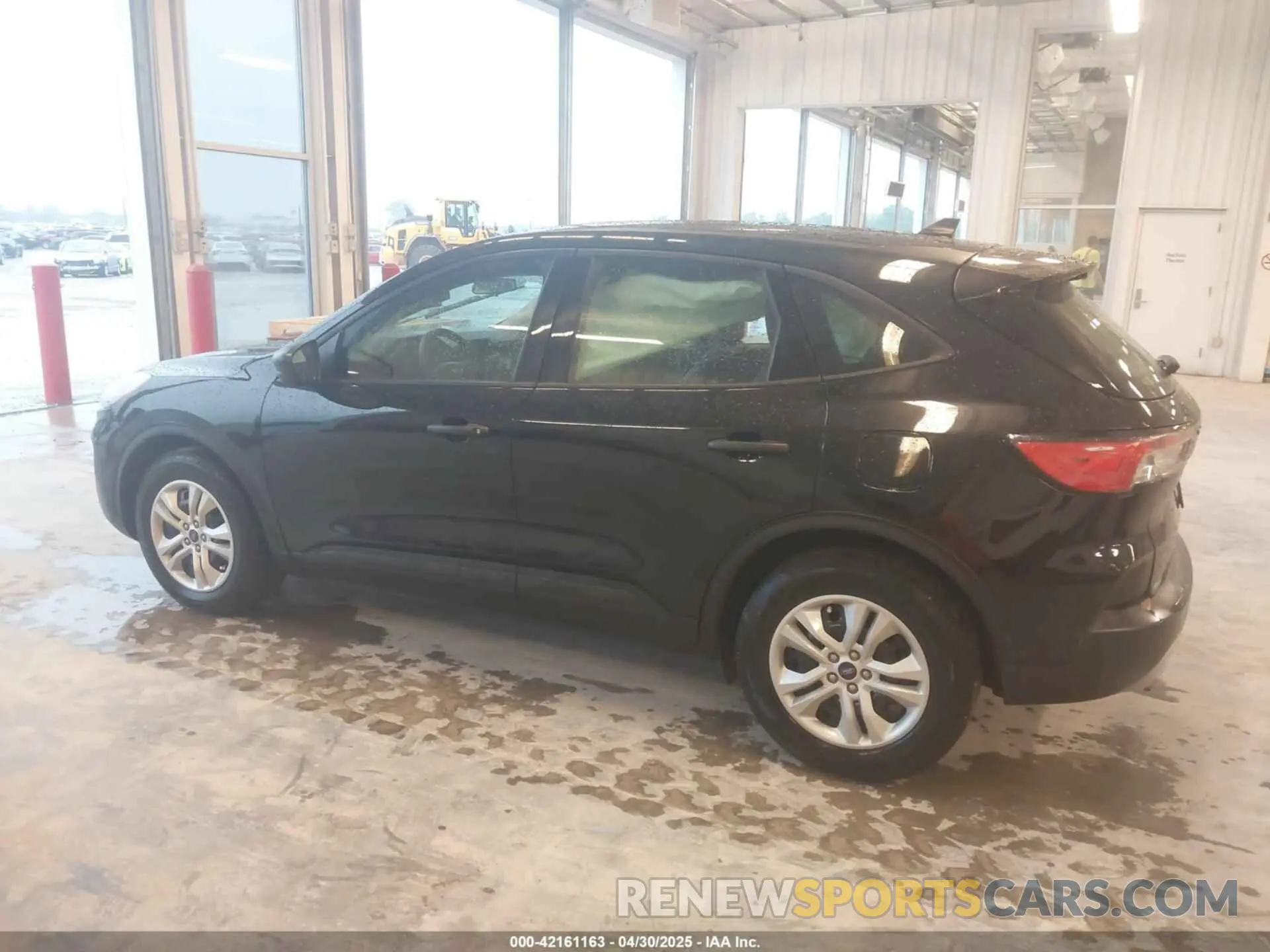 14 Photograph of a damaged car 1FMCU0F66LUB67615 FORD ESCAPE 2020
