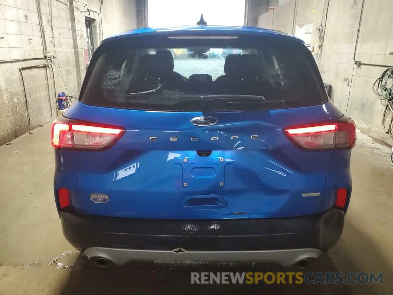 6 Photograph of a damaged car 1FMCU0F67LUC07622 FORD ESCAPE 2020