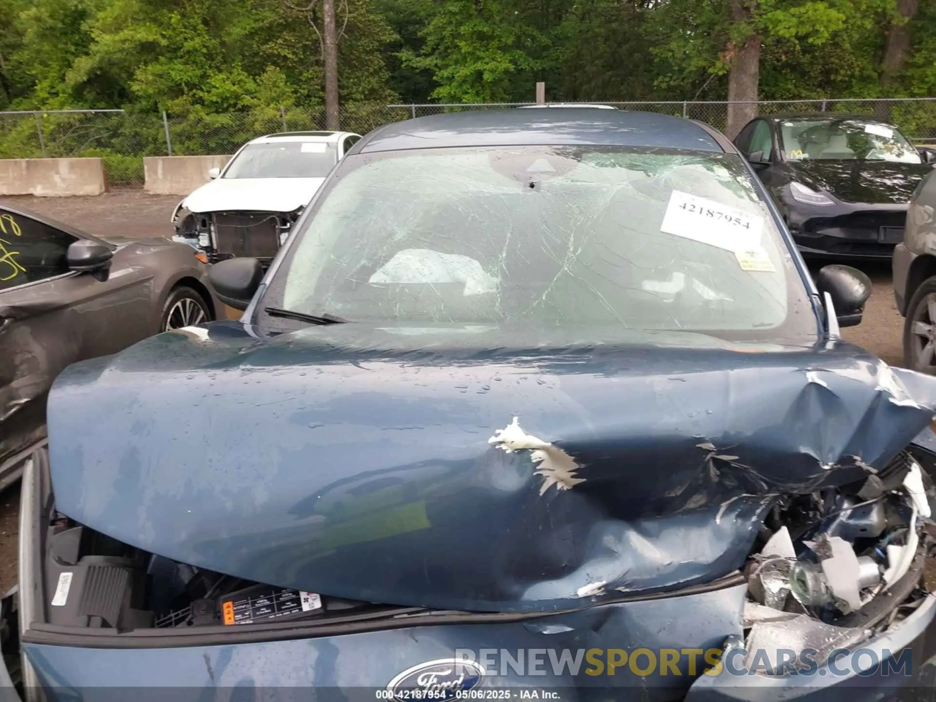 10 Photograph of a damaged car 1FMCU0F68LUC20976 FORD ESCAPE 2020