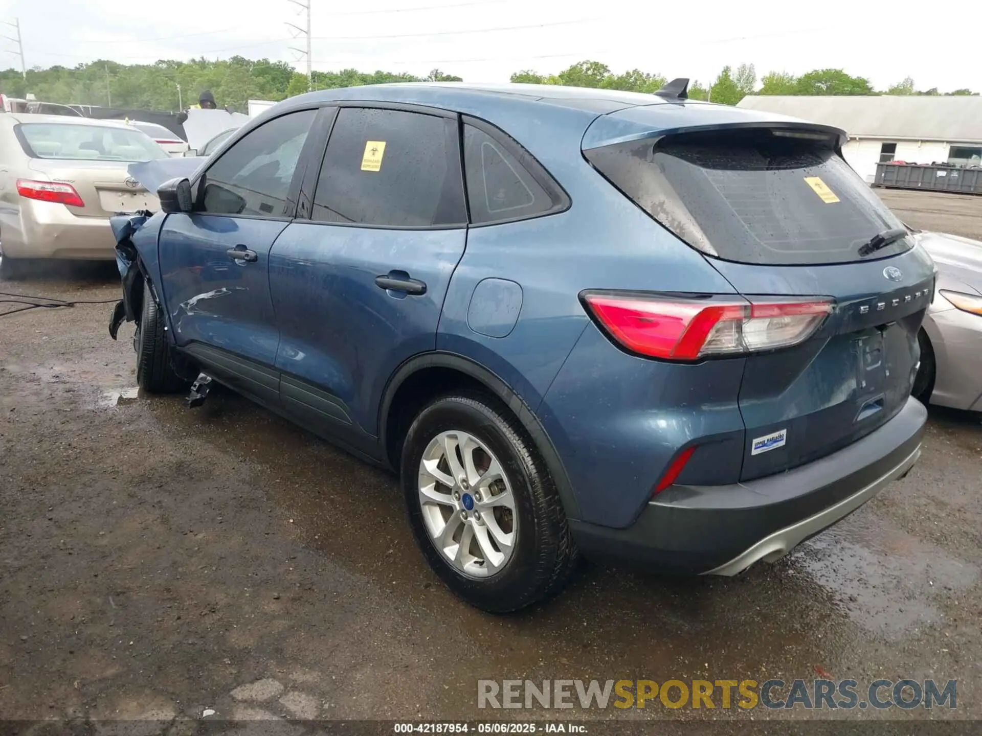 3 Photograph of a damaged car 1FMCU0F68LUC20976 FORD ESCAPE 2020