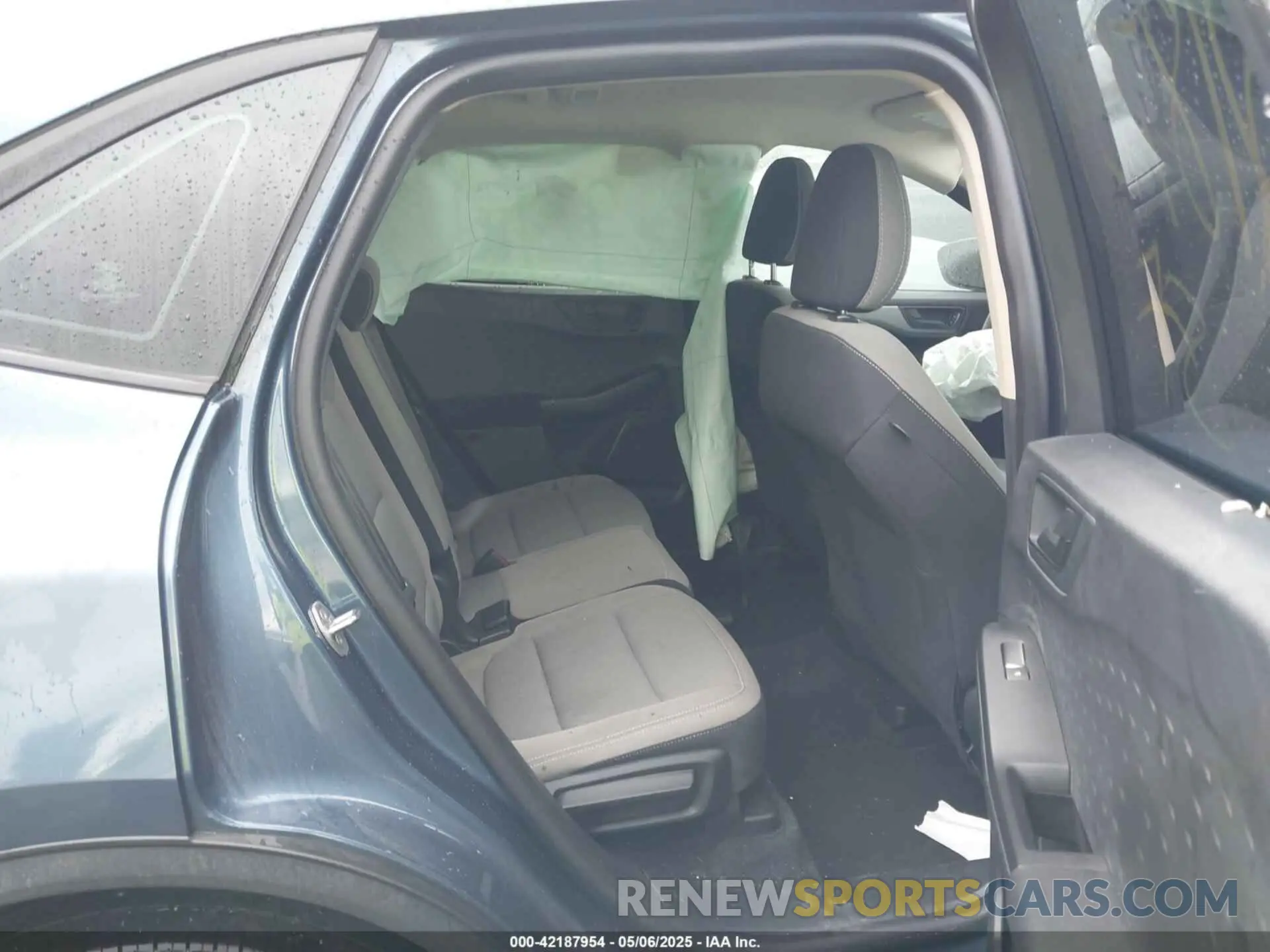 8 Photograph of a damaged car 1FMCU0F68LUC20976 FORD ESCAPE 2020