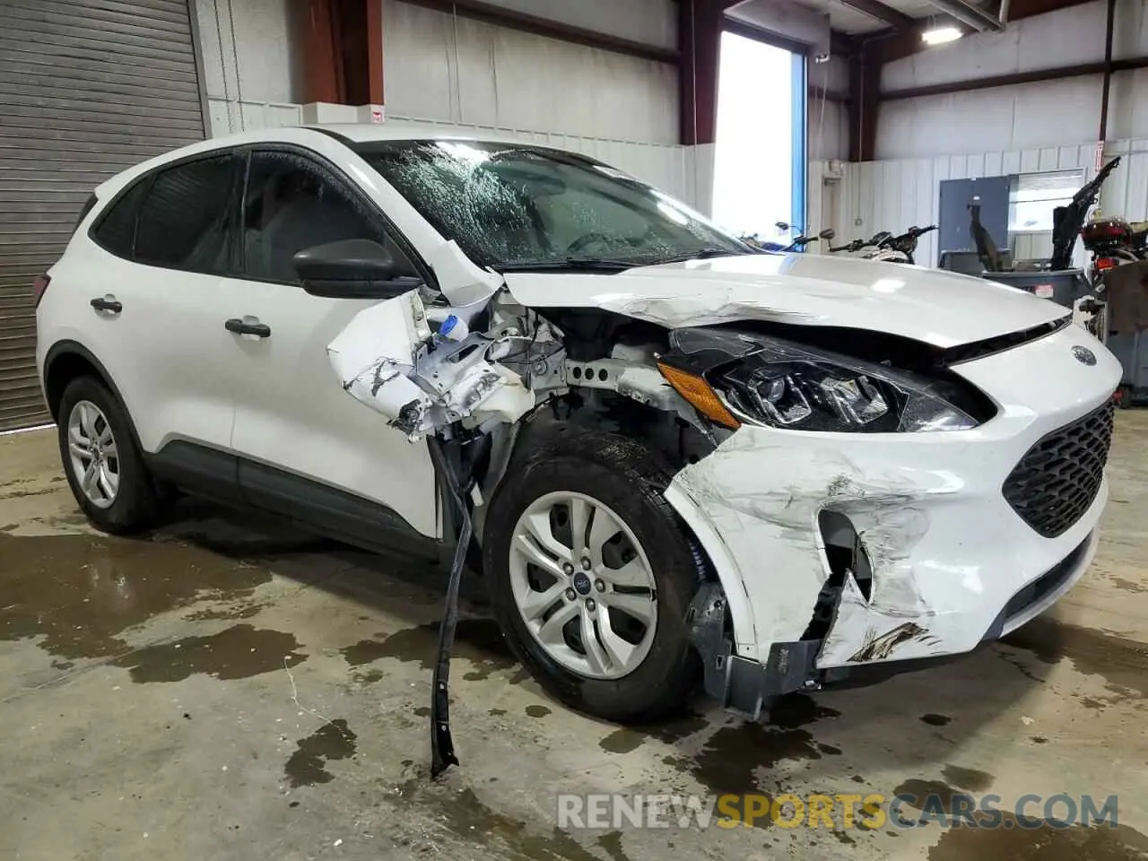 4 Photograph of a damaged car 1FMCU0F69LUA06045 FORD ESCAPE 2020