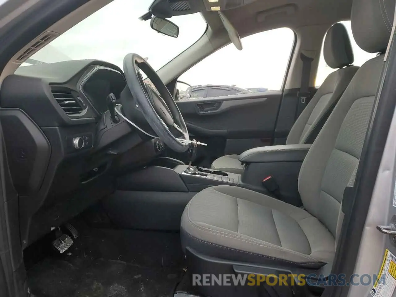 7 Фотография поврежденного автомобиля 1FMCU0F6XLUC42736 FORD ESCAPE 2020