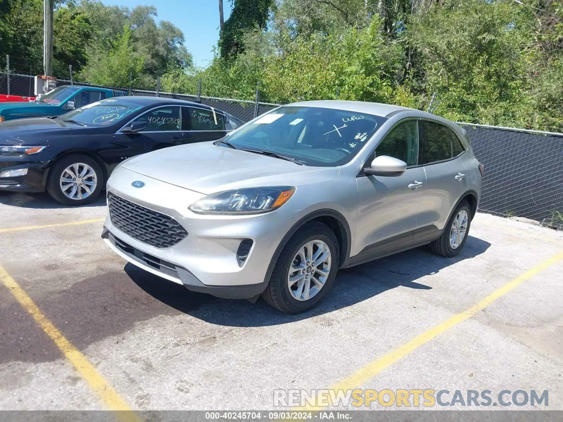 2 Photograph of a damaged car 1FMCU0G60LUA12279 FORD ESCAPE 2020