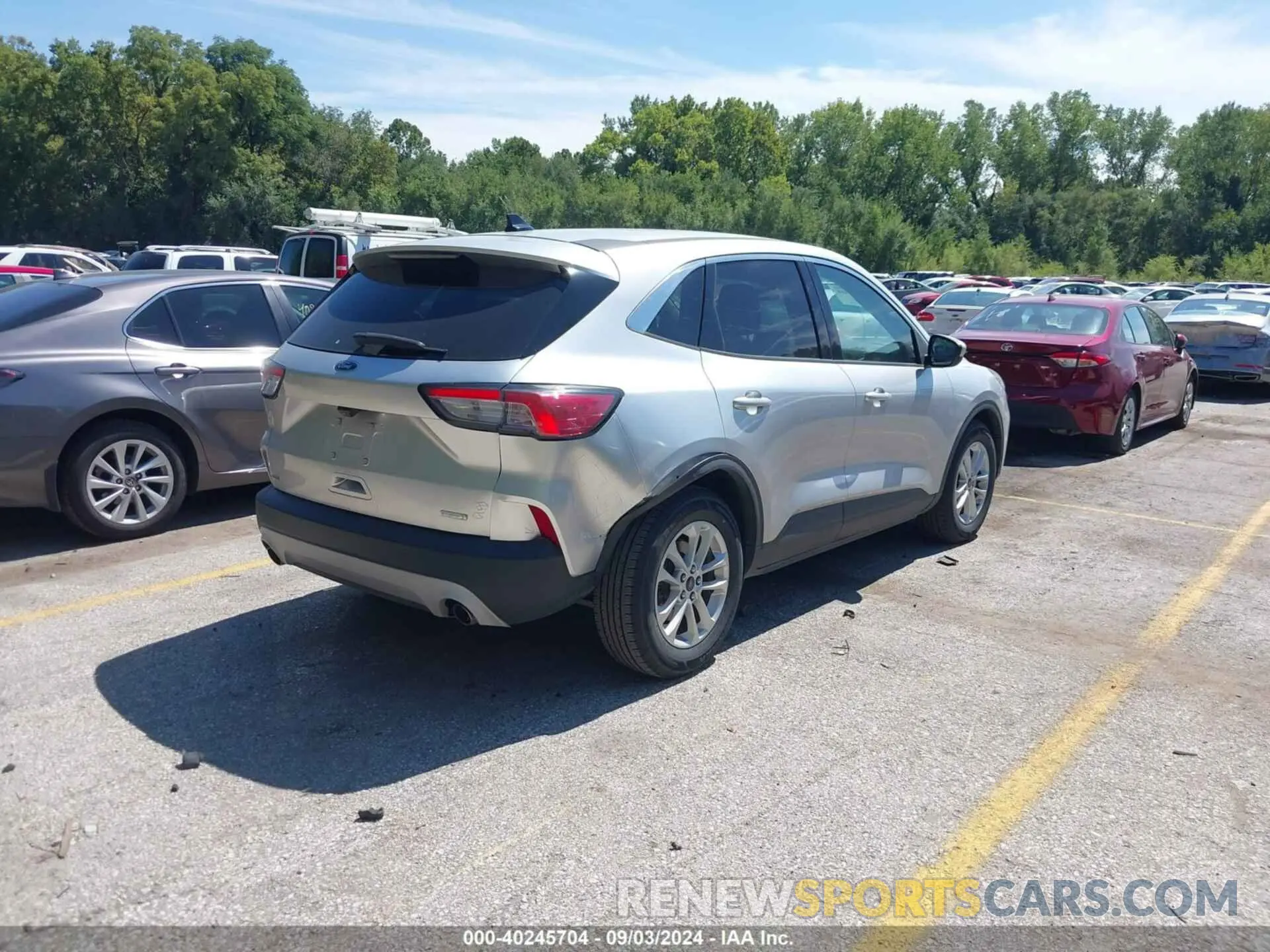 4 Photograph of a damaged car 1FMCU0G60LUA12279 FORD ESCAPE 2020