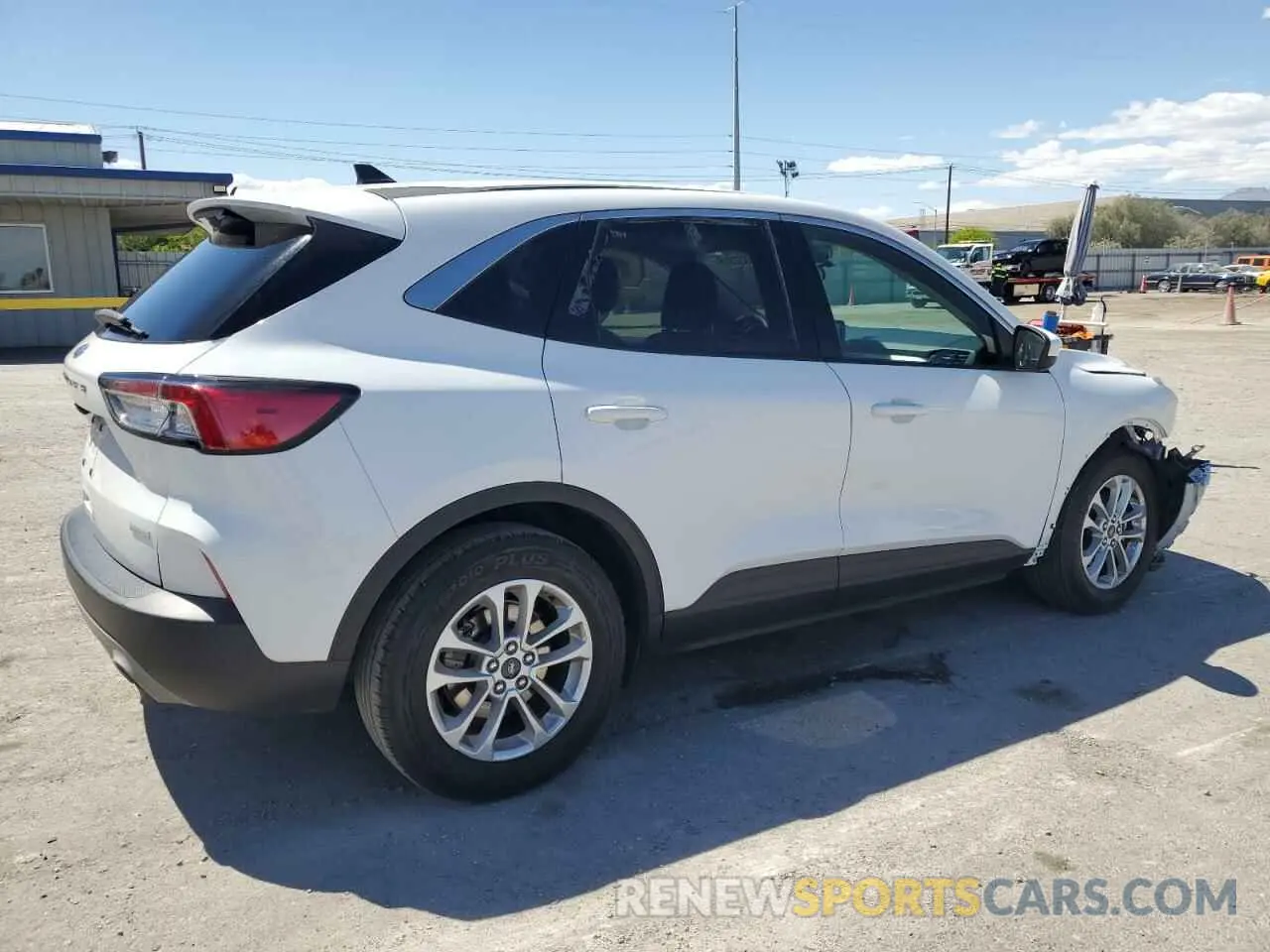 3 Фотография поврежденного автомобиля 1FMCU0G60LUA12282 FORD ESCAPE 2020