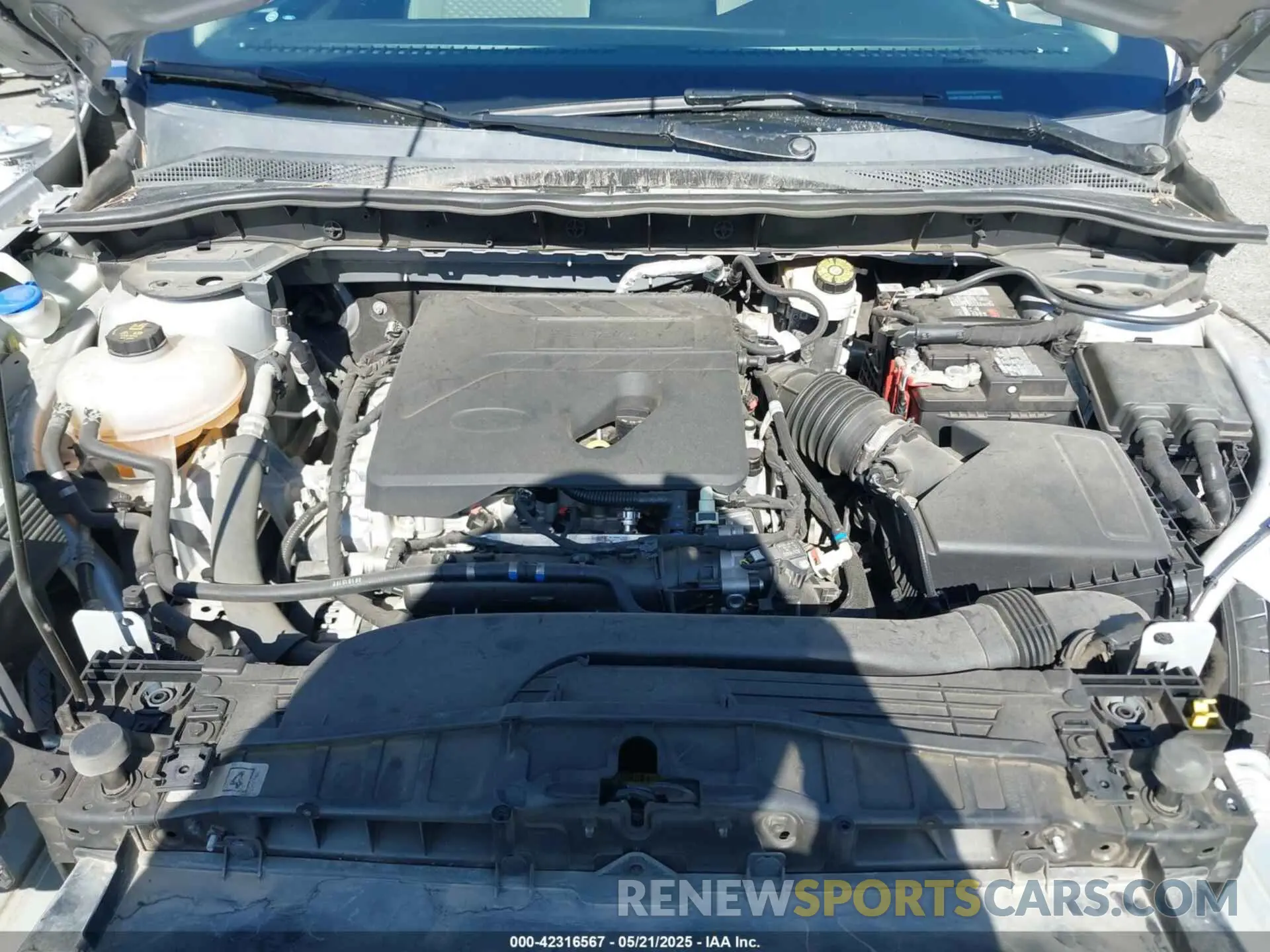 10 Photograph of a damaged car 1FMCU0G60LUA78539 FORD ESCAPE 2020