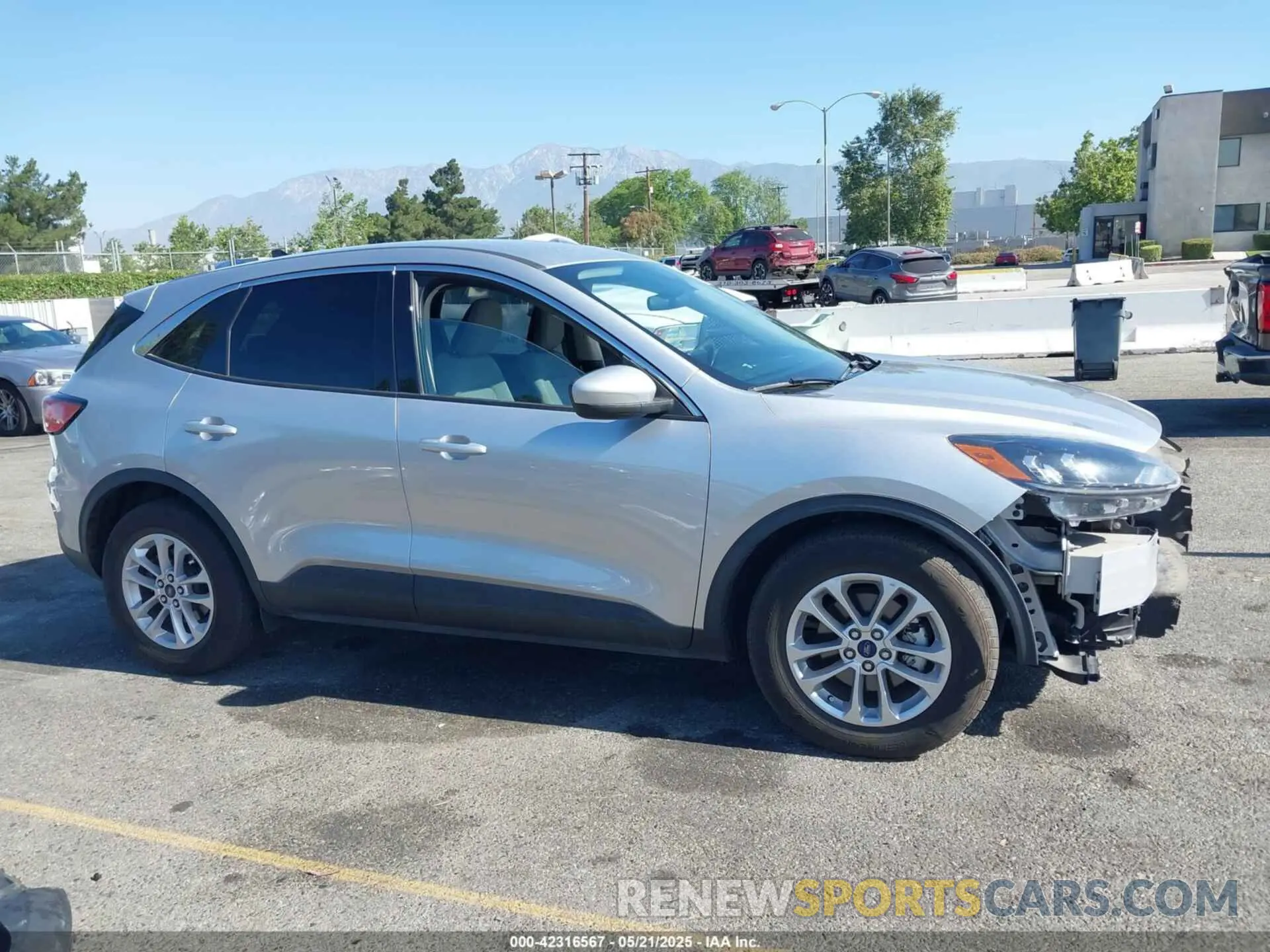 14 Photograph of a damaged car 1FMCU0G60LUA78539 FORD ESCAPE 2020