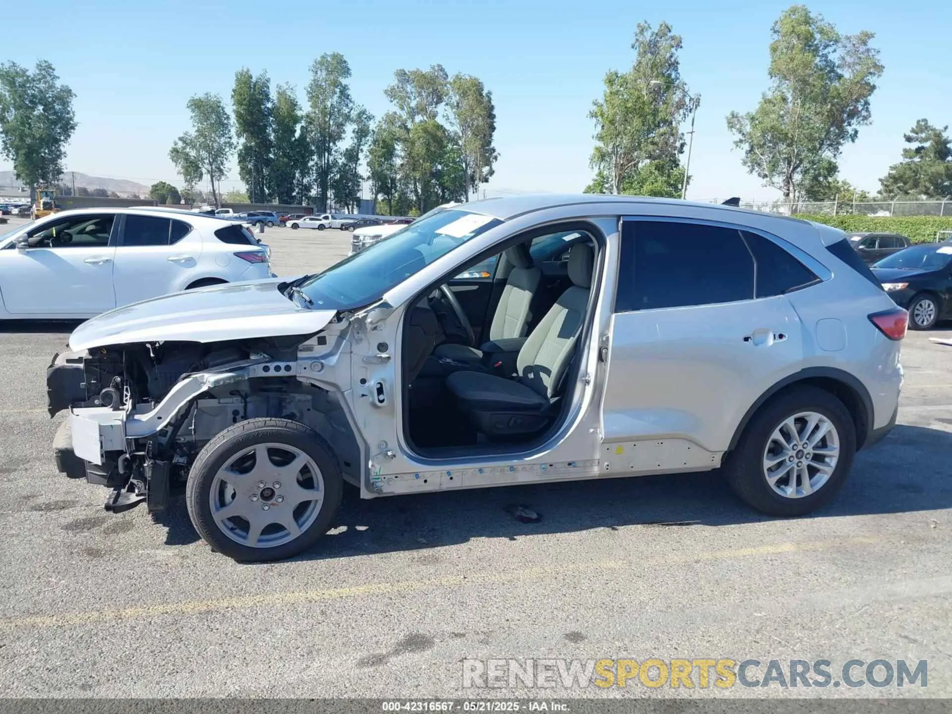 15 Photograph of a damaged car 1FMCU0G60LUA78539 FORD ESCAPE 2020