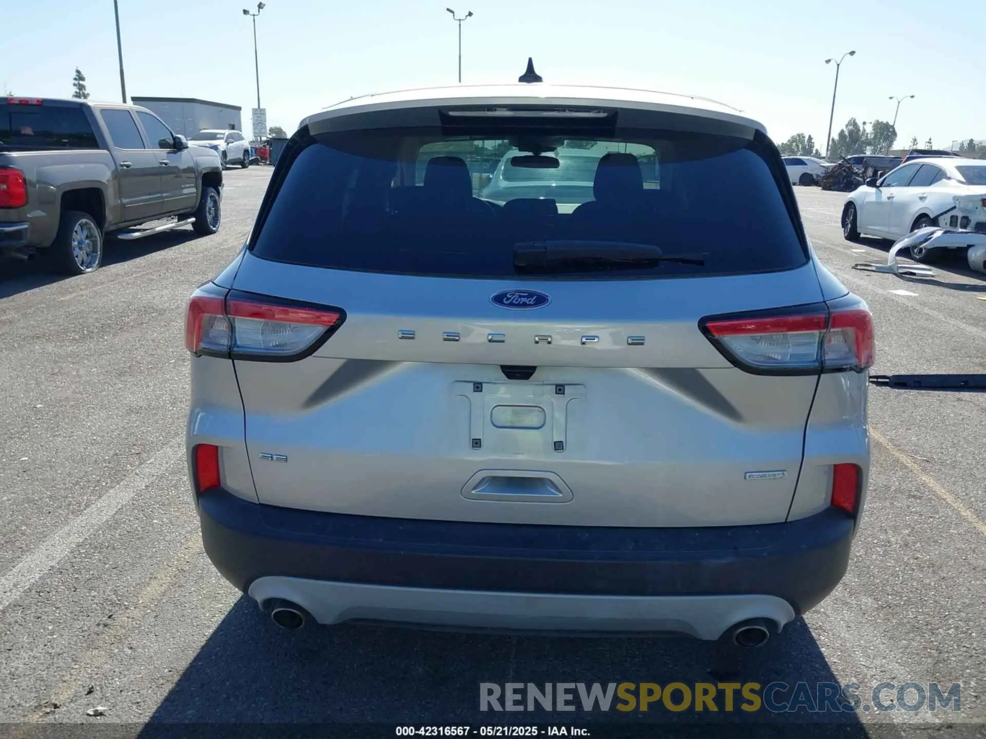 17 Photograph of a damaged car 1FMCU0G60LUA78539 FORD ESCAPE 2020