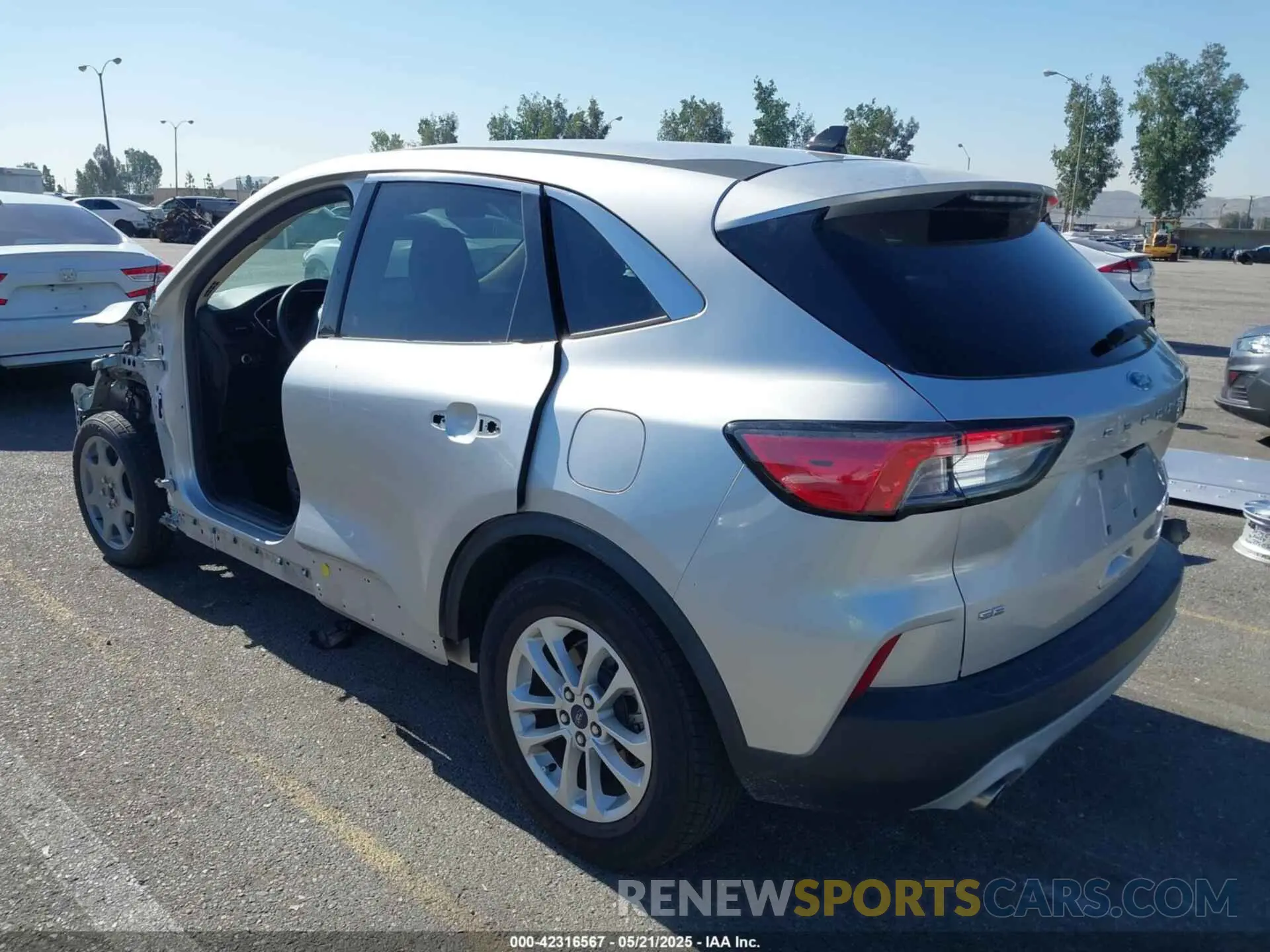 3 Photograph of a damaged car 1FMCU0G60LUA78539 FORD ESCAPE 2020