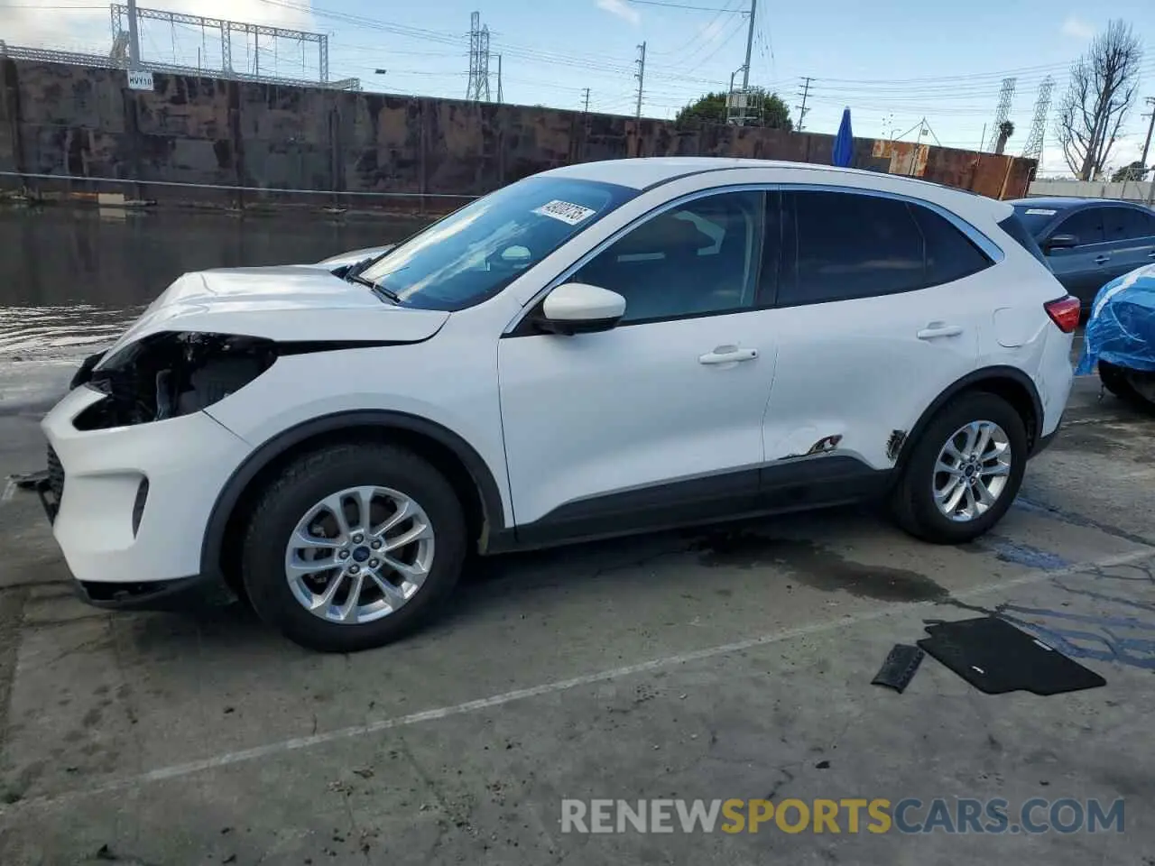 1 Photograph of a damaged car 1FMCU0G60LUB05612 FORD ESCAPE 2020